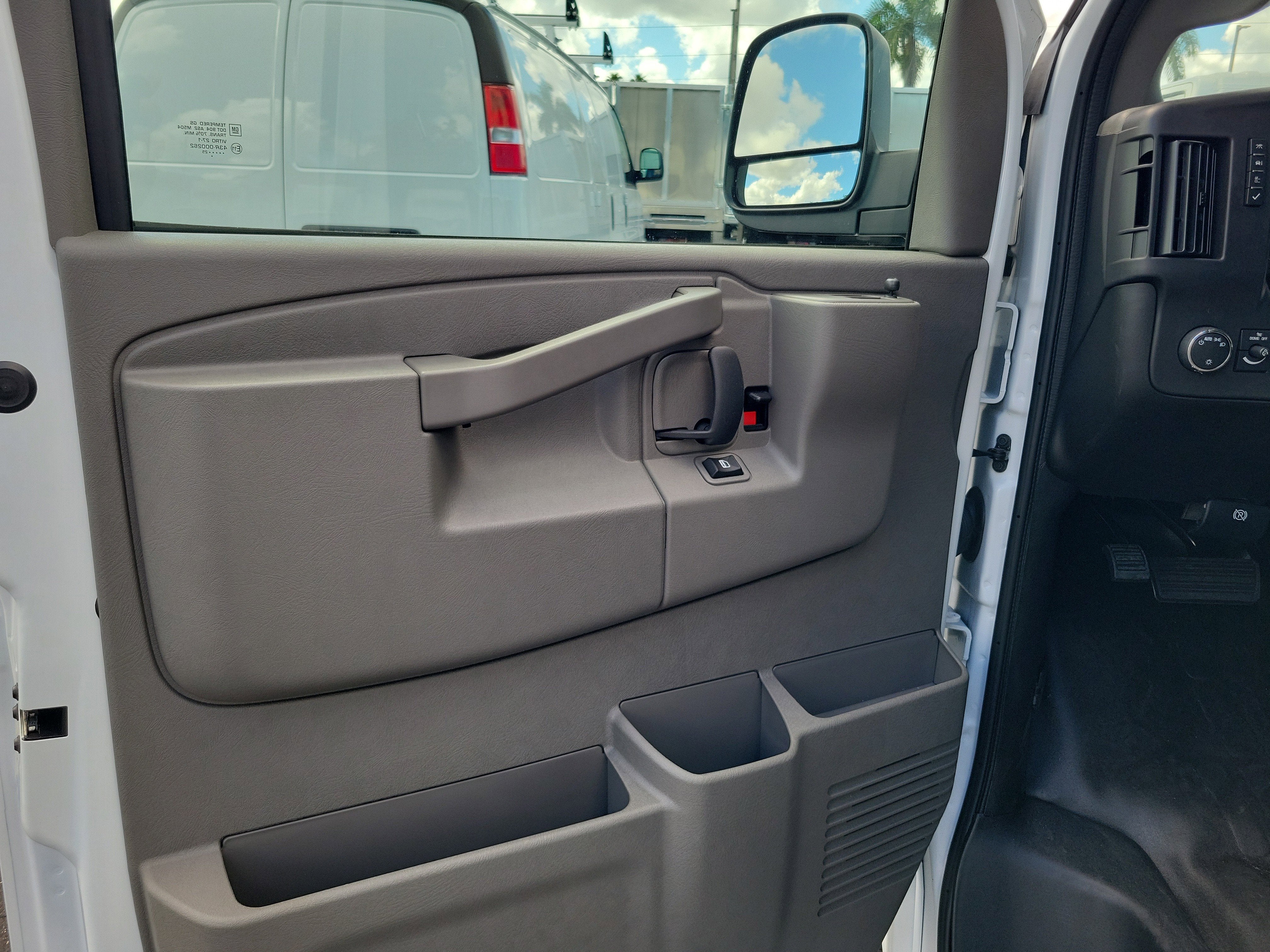 2025 Chevrolet Express Cargo 2500 WT