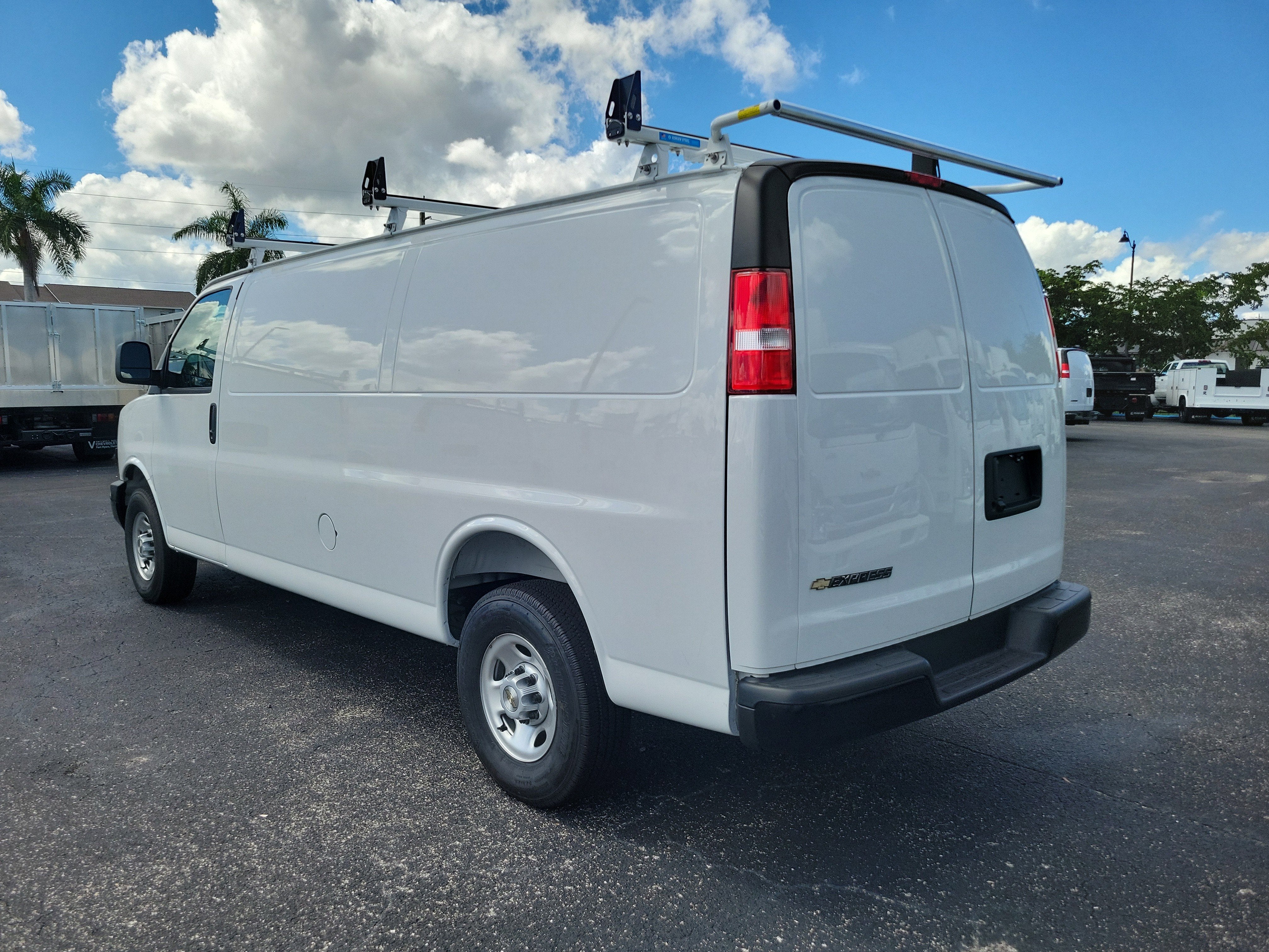2025 Chevrolet Express Cargo 2500 WT