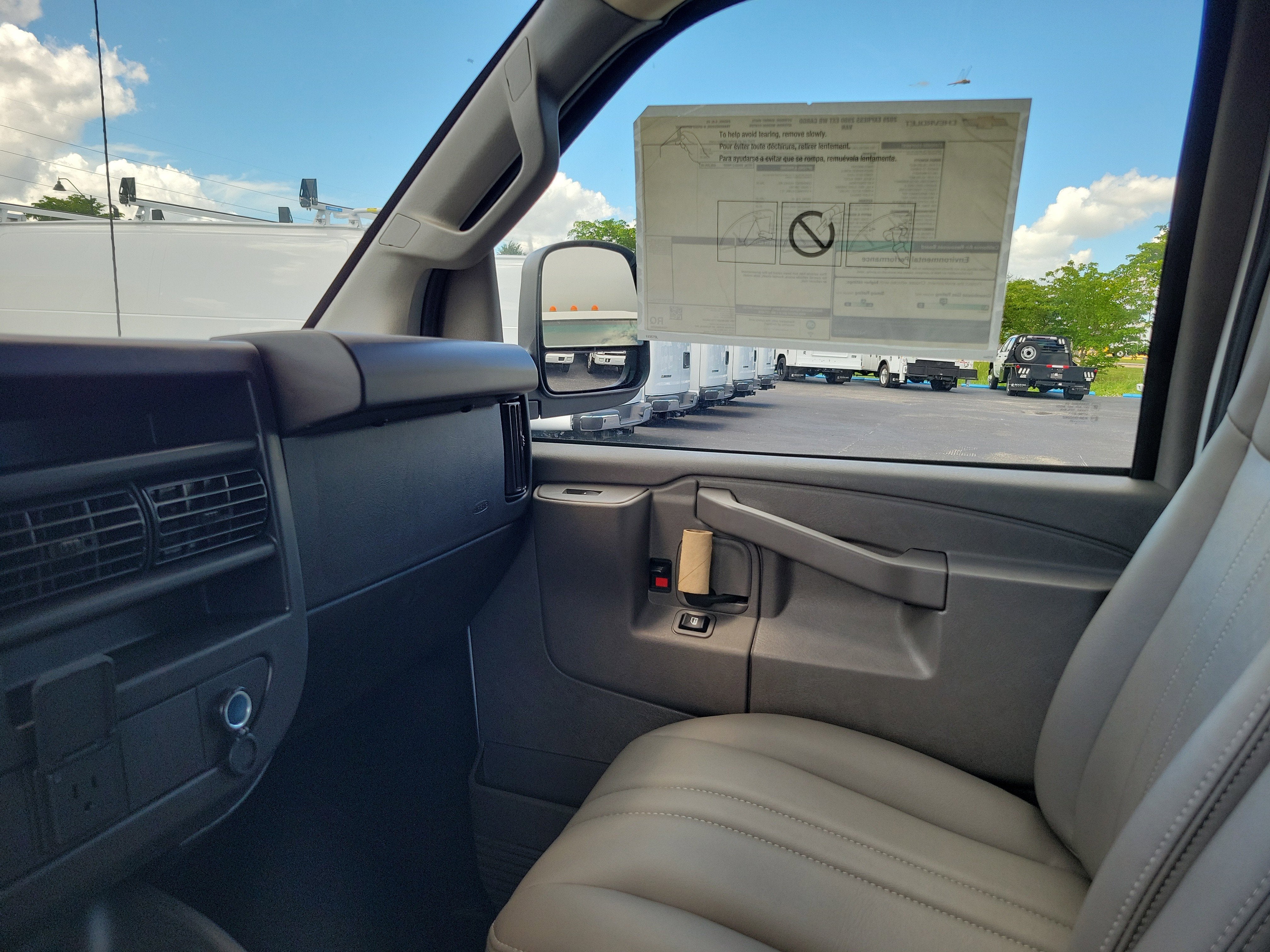 2025 Chevrolet Express Cargo 2500 WT