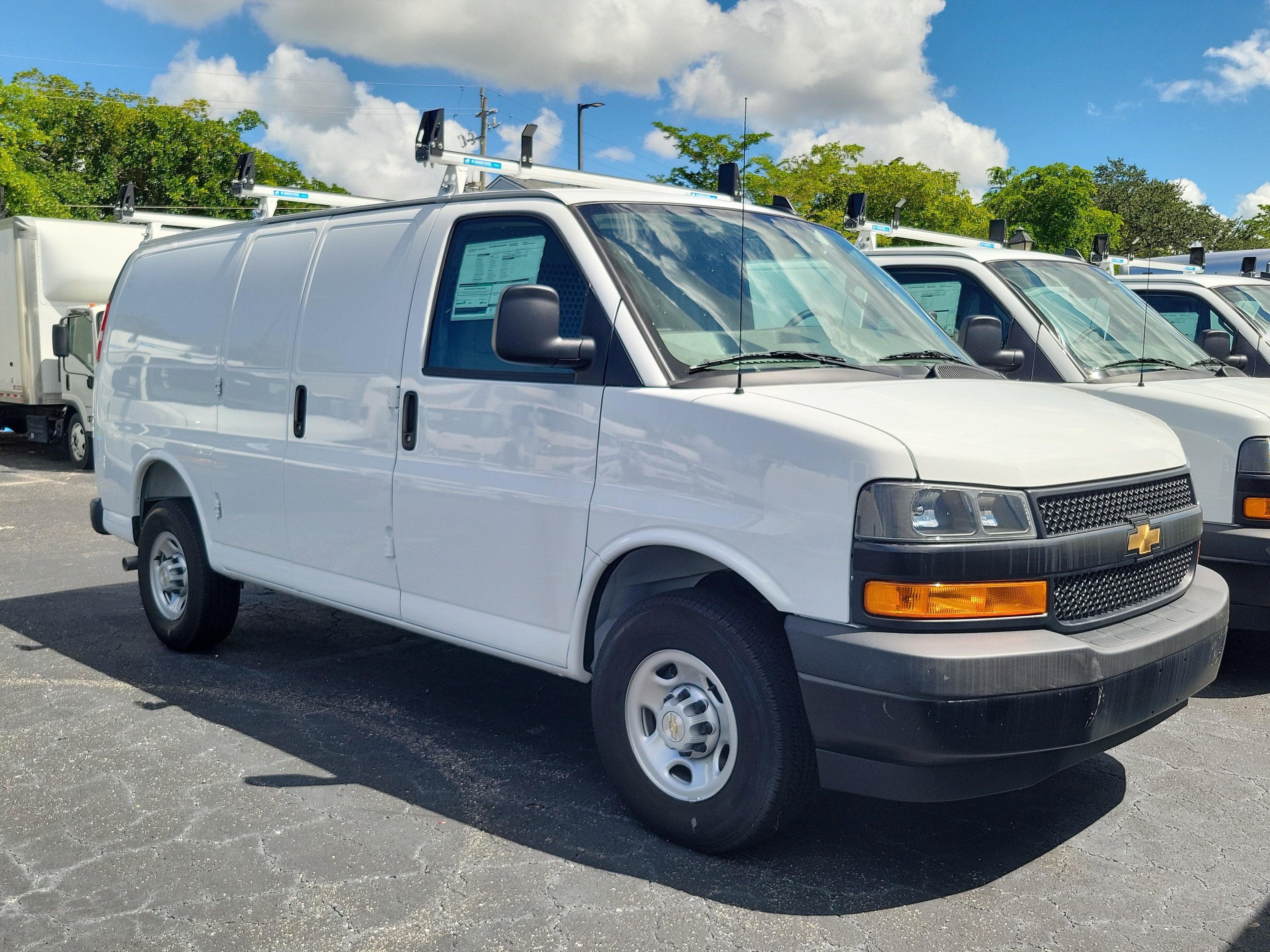 2025 Chevrolet Express Cargo 2500 WT