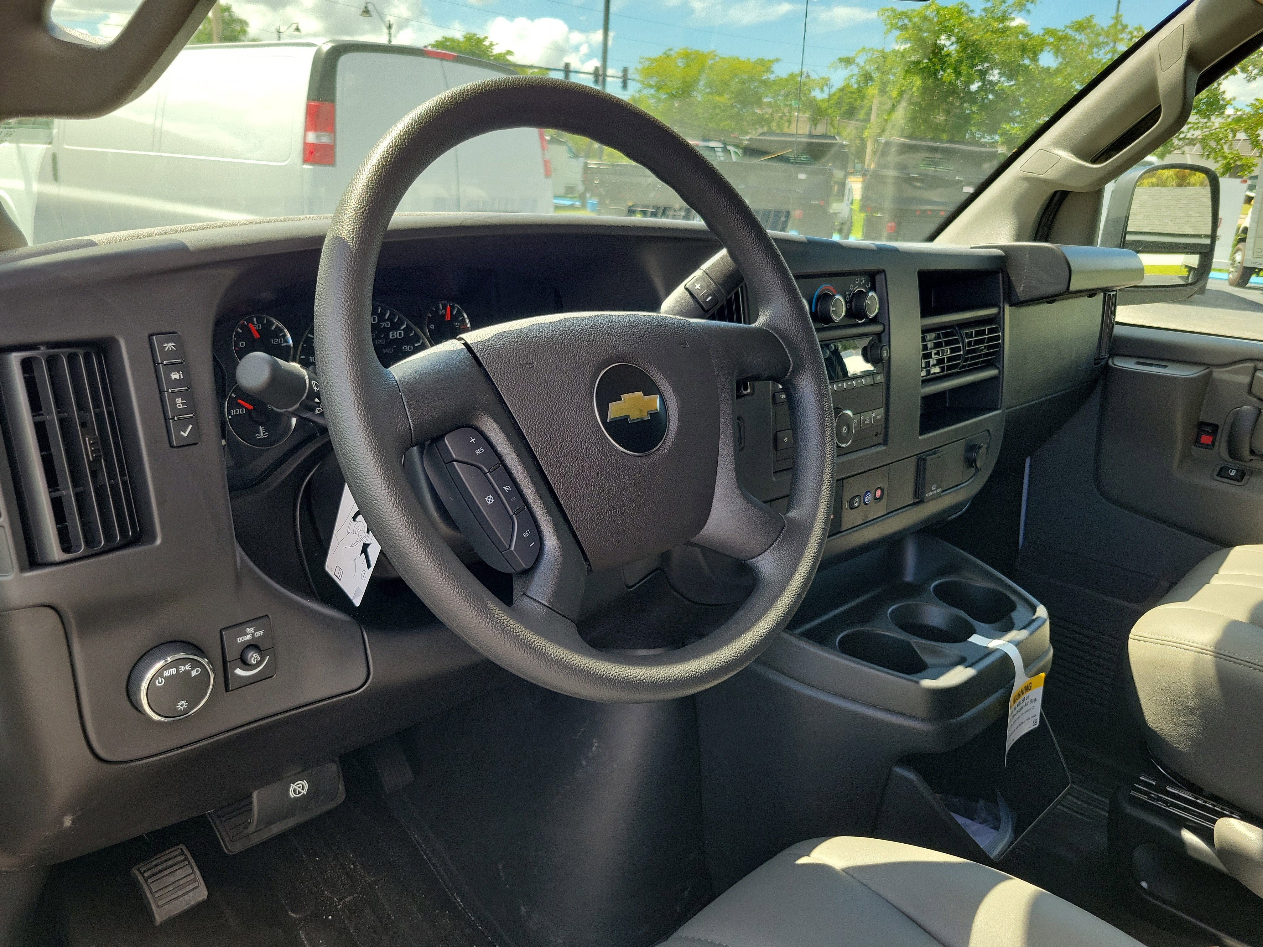 2025 Chevrolet Express Cargo 2500 WT