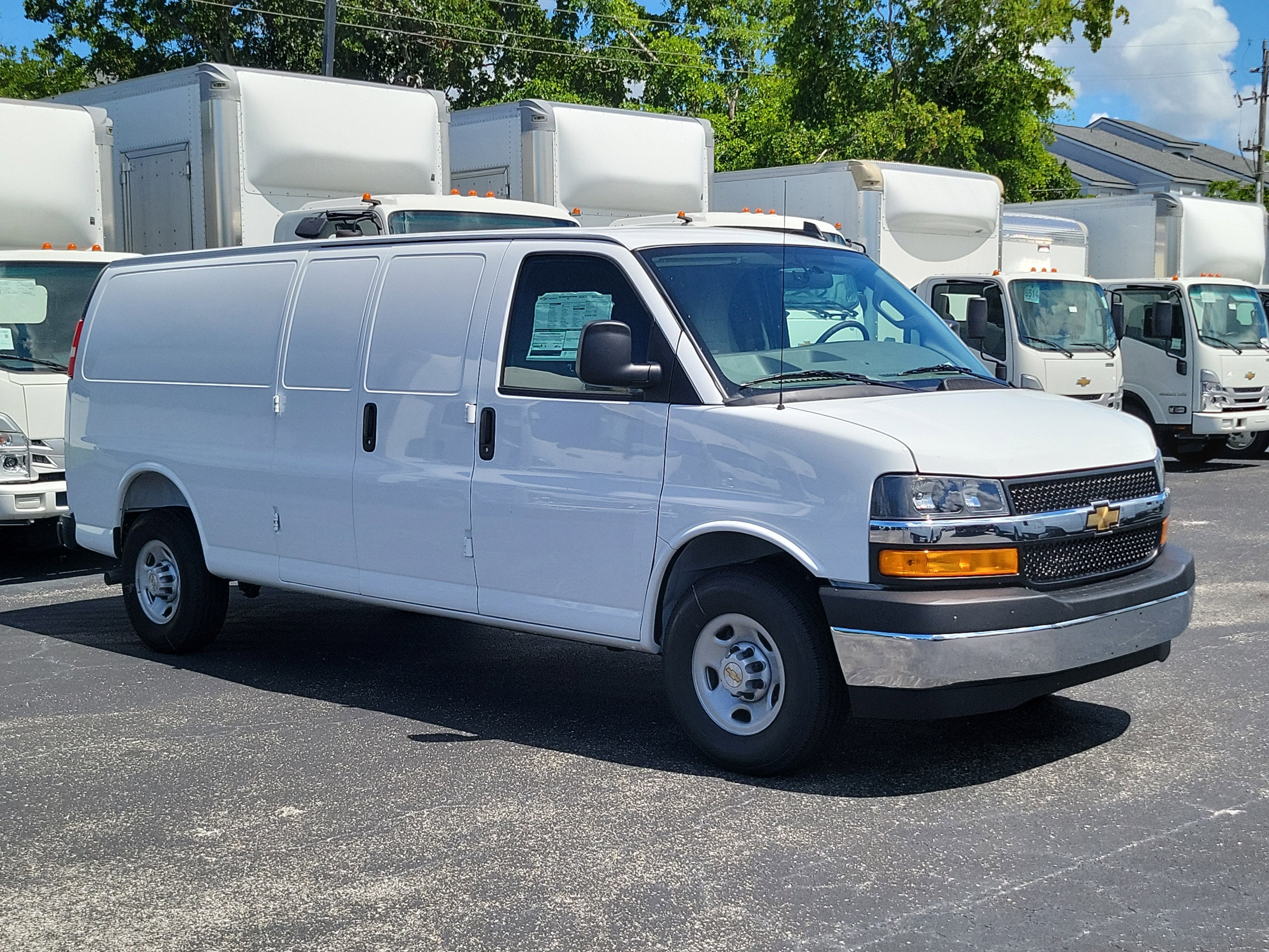 2025 Chevrolet Express Cargo 2500 WT