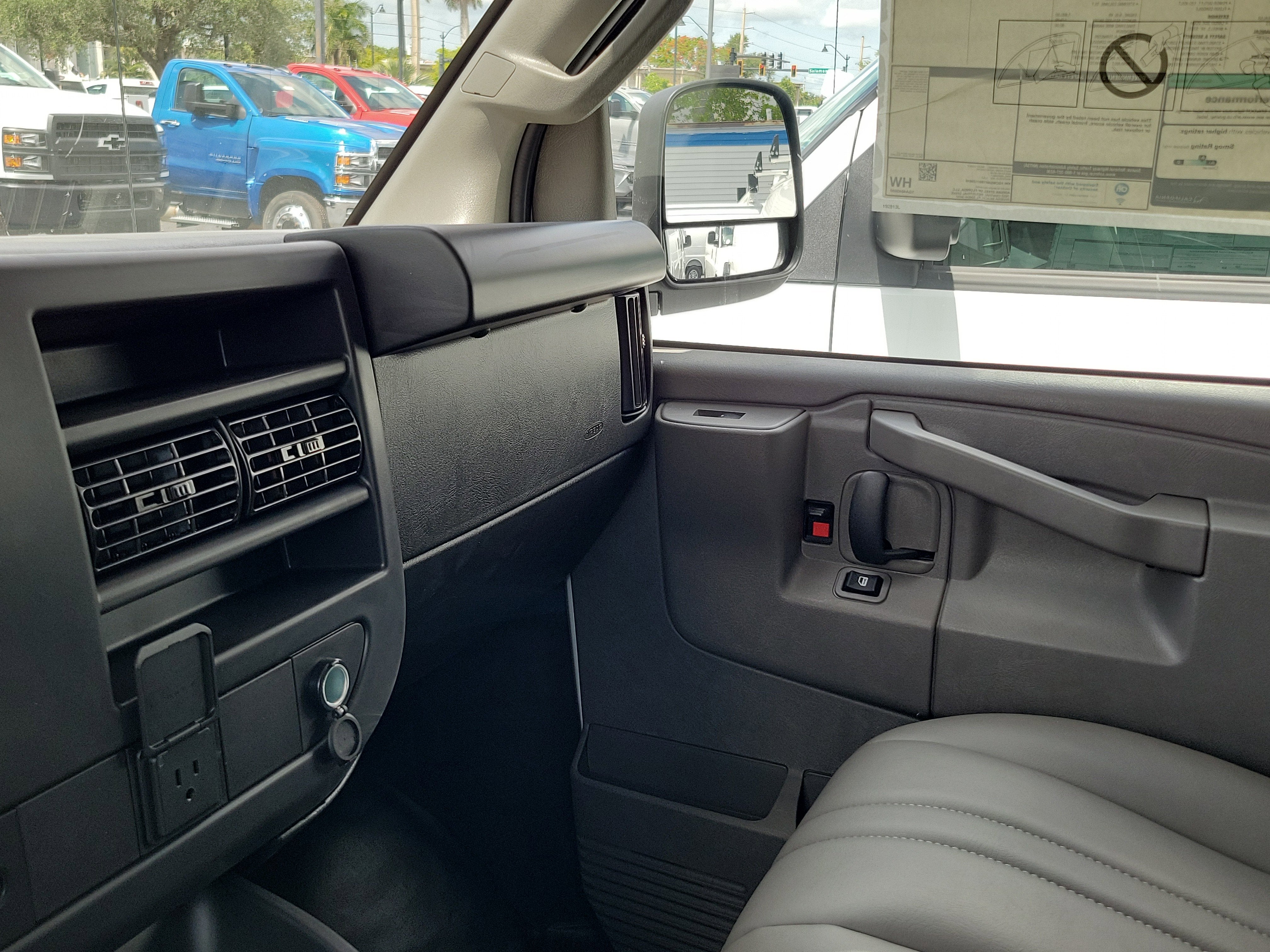 2025 Chevrolet Express Cargo 2500 WT