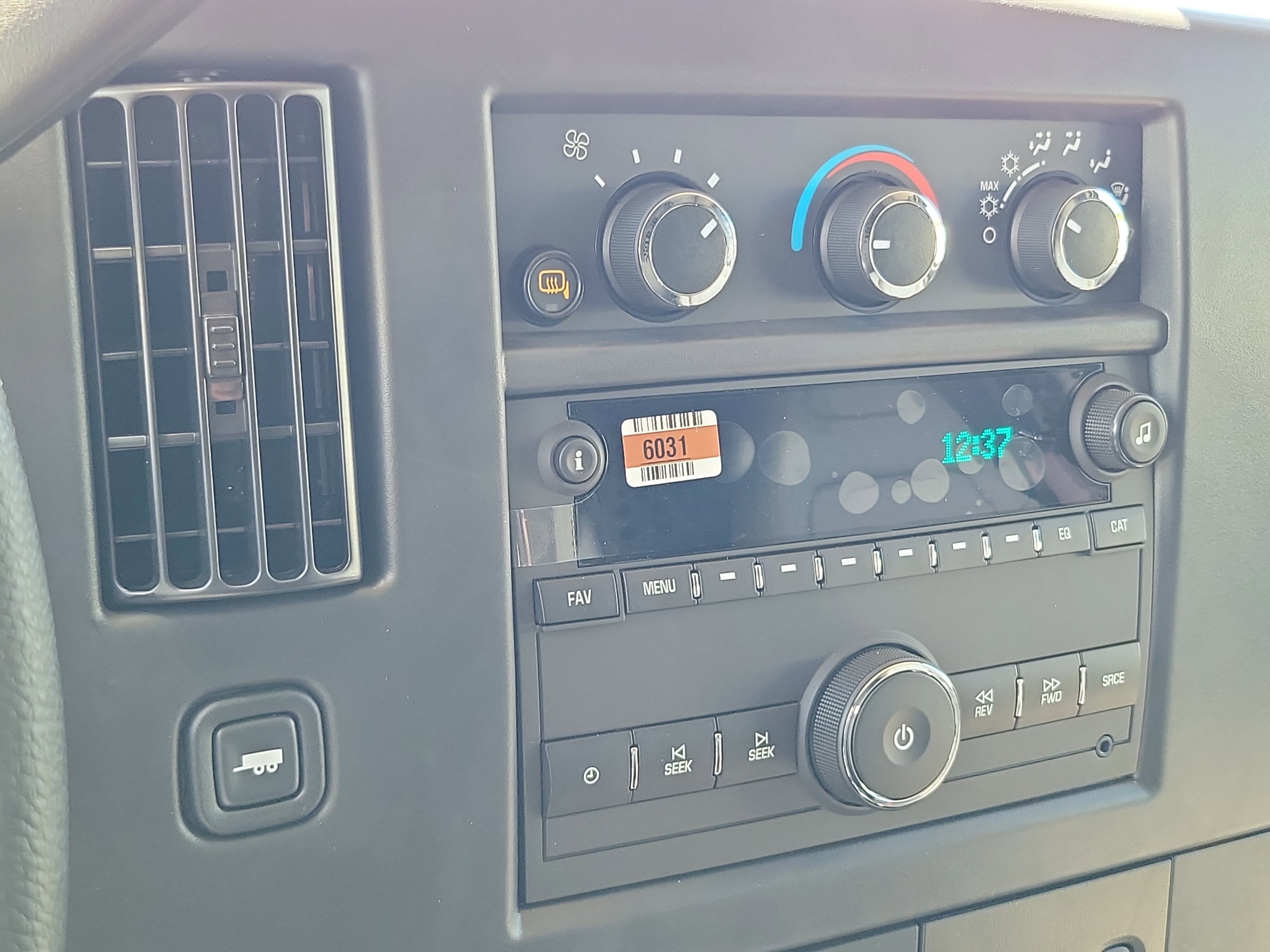 2025 Chevrolet Express Cargo 2500 WT