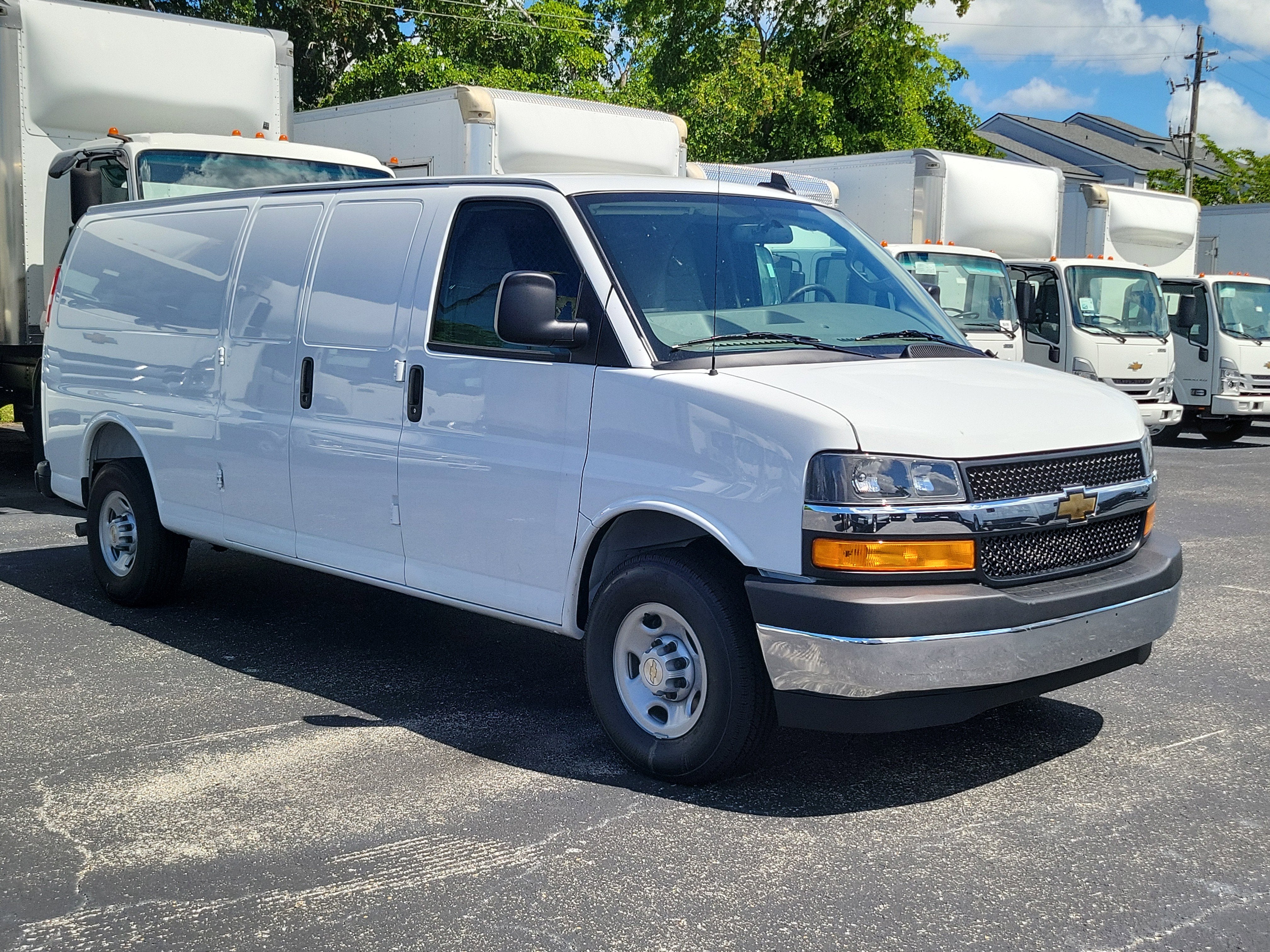 2025 Chevrolet Express Cargo 2500 WT
