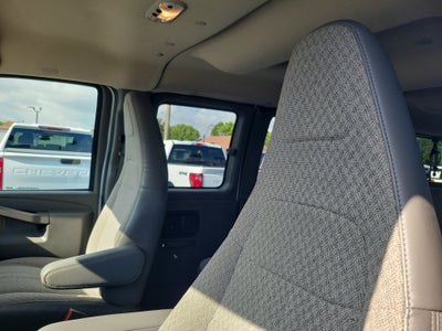 2025 GMC Savana Passenger LT