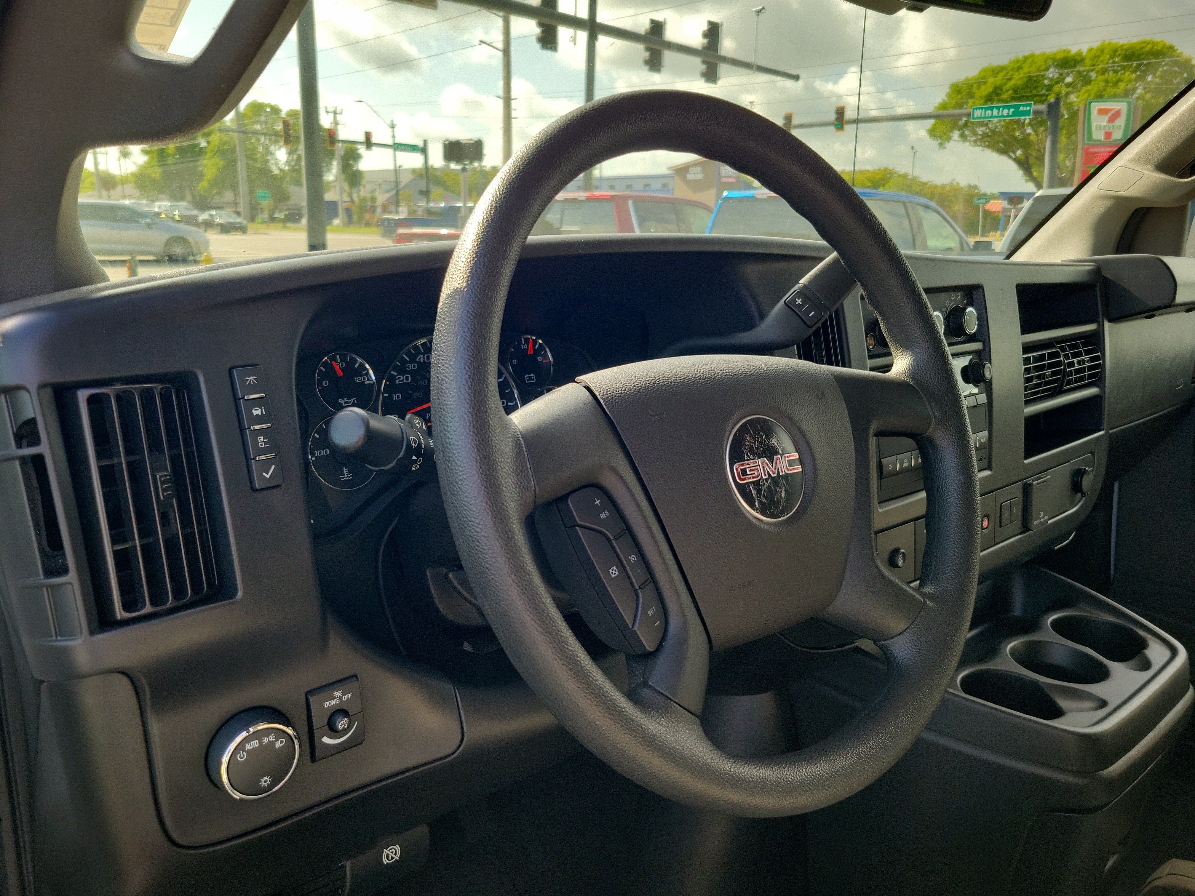 2025 GMC Savana Passenger LT