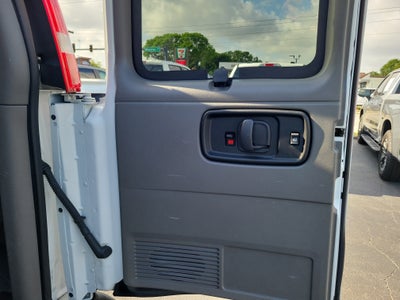 2025 GMC Savana Passenger LT