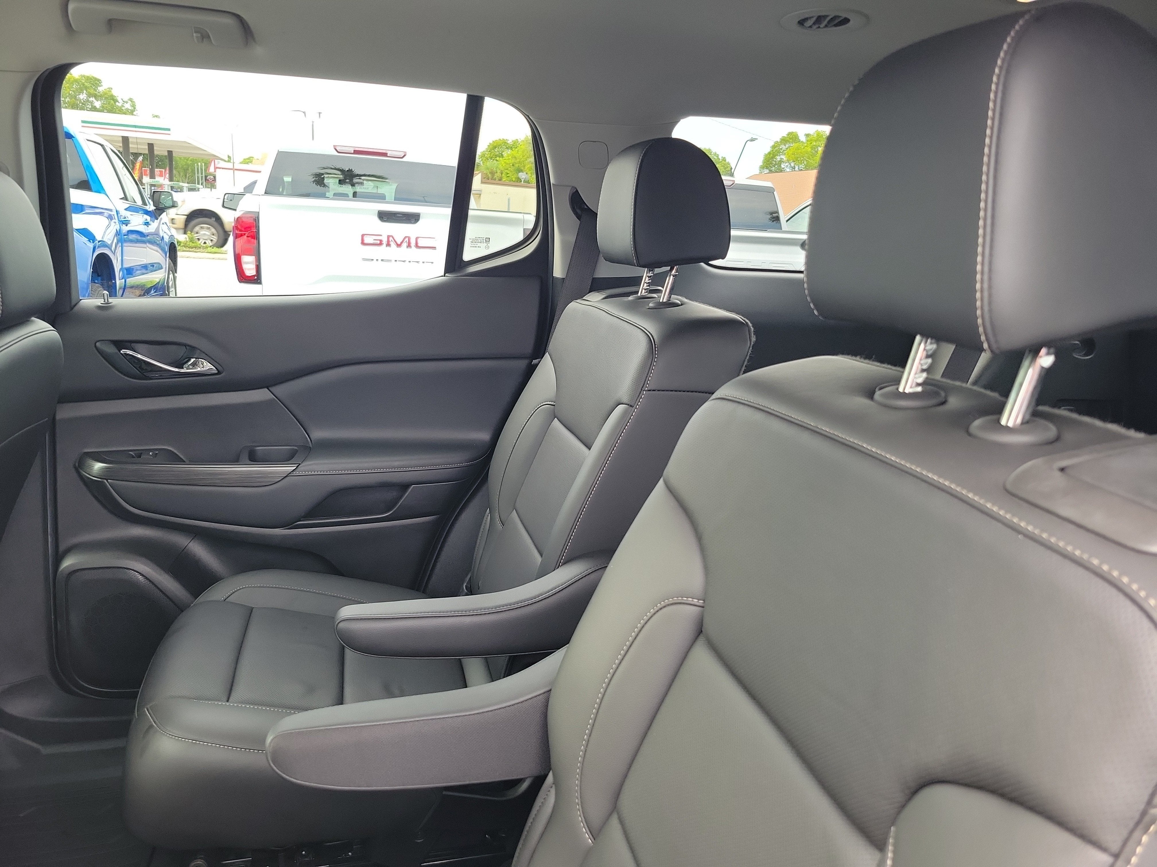 2021 GMC Acadia SLT