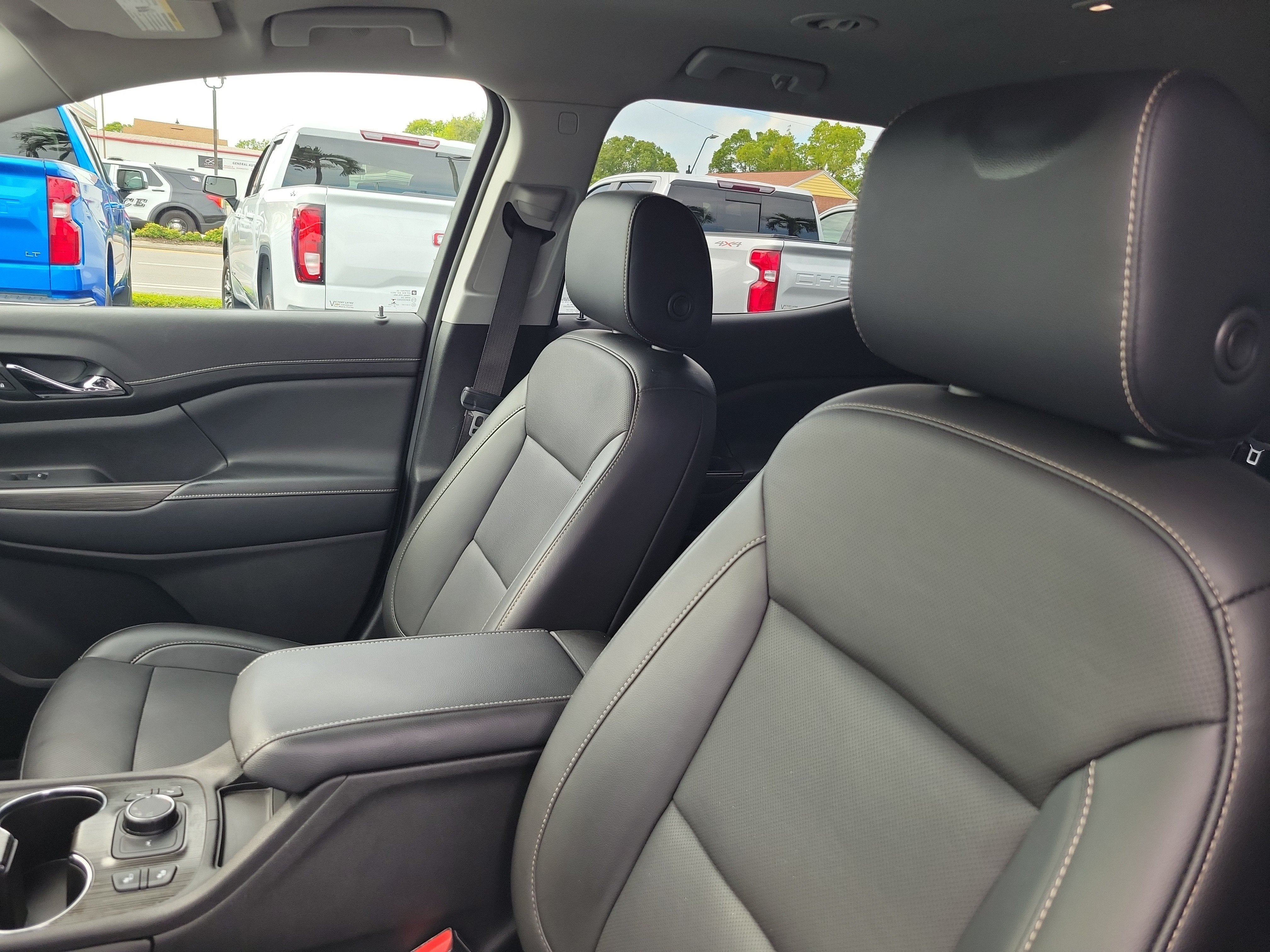 2021 GMC Acadia SLT