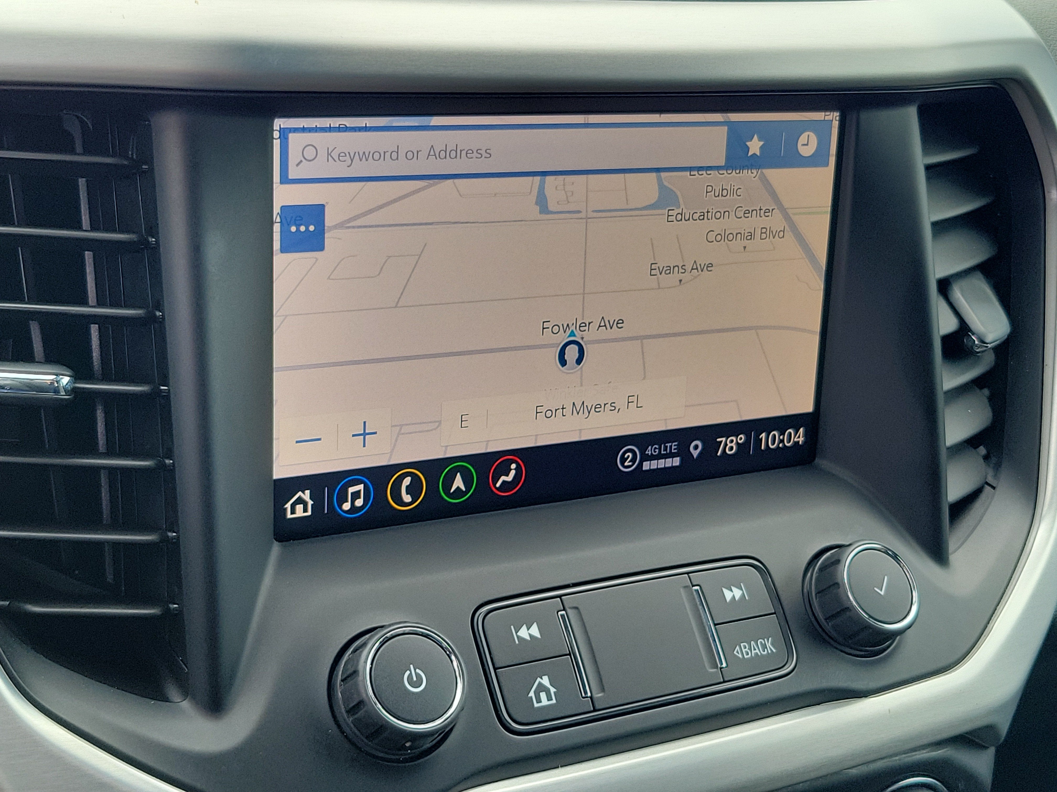 2021 GMC Acadia SLT