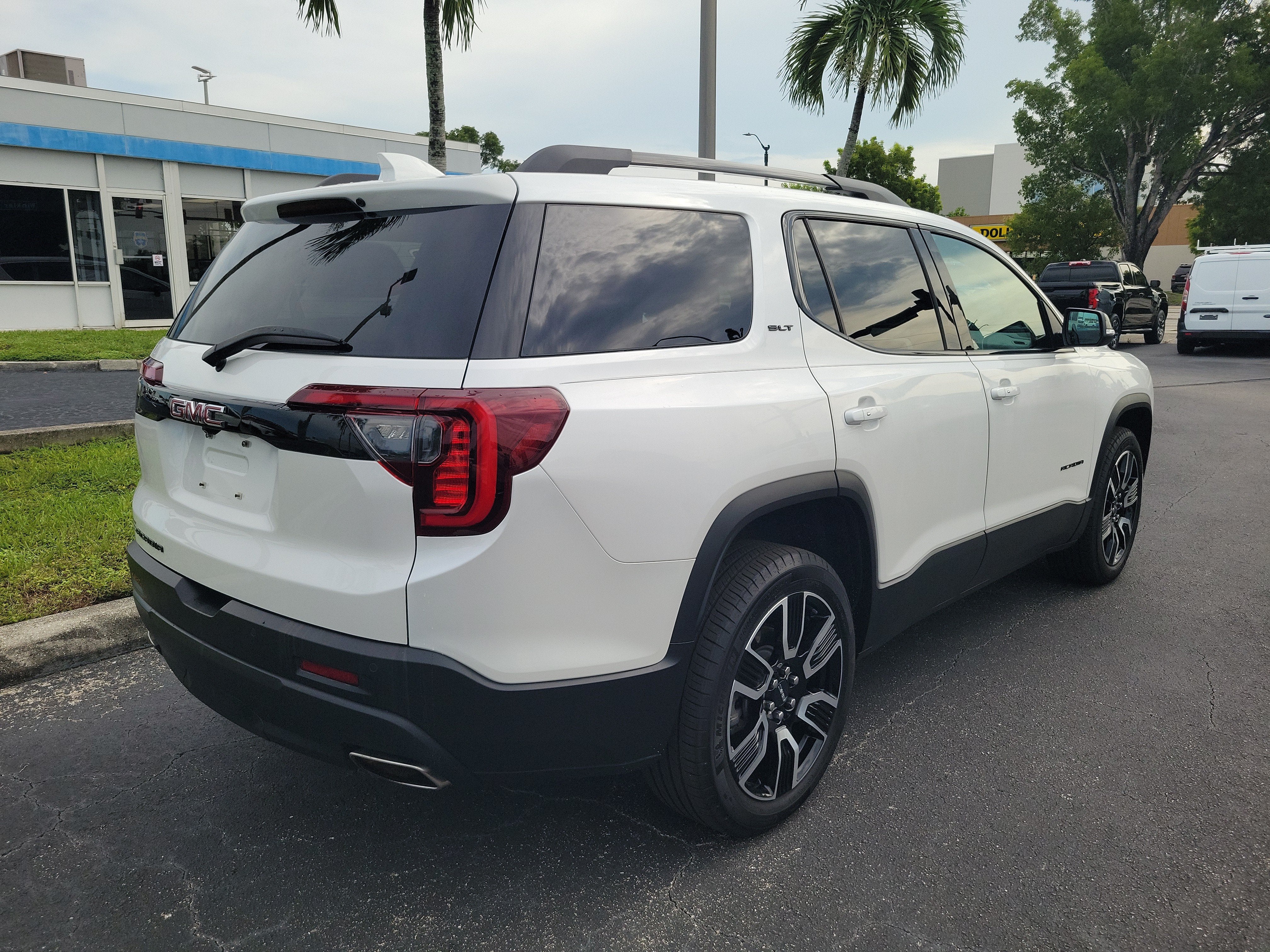2021 GMC Acadia SLT