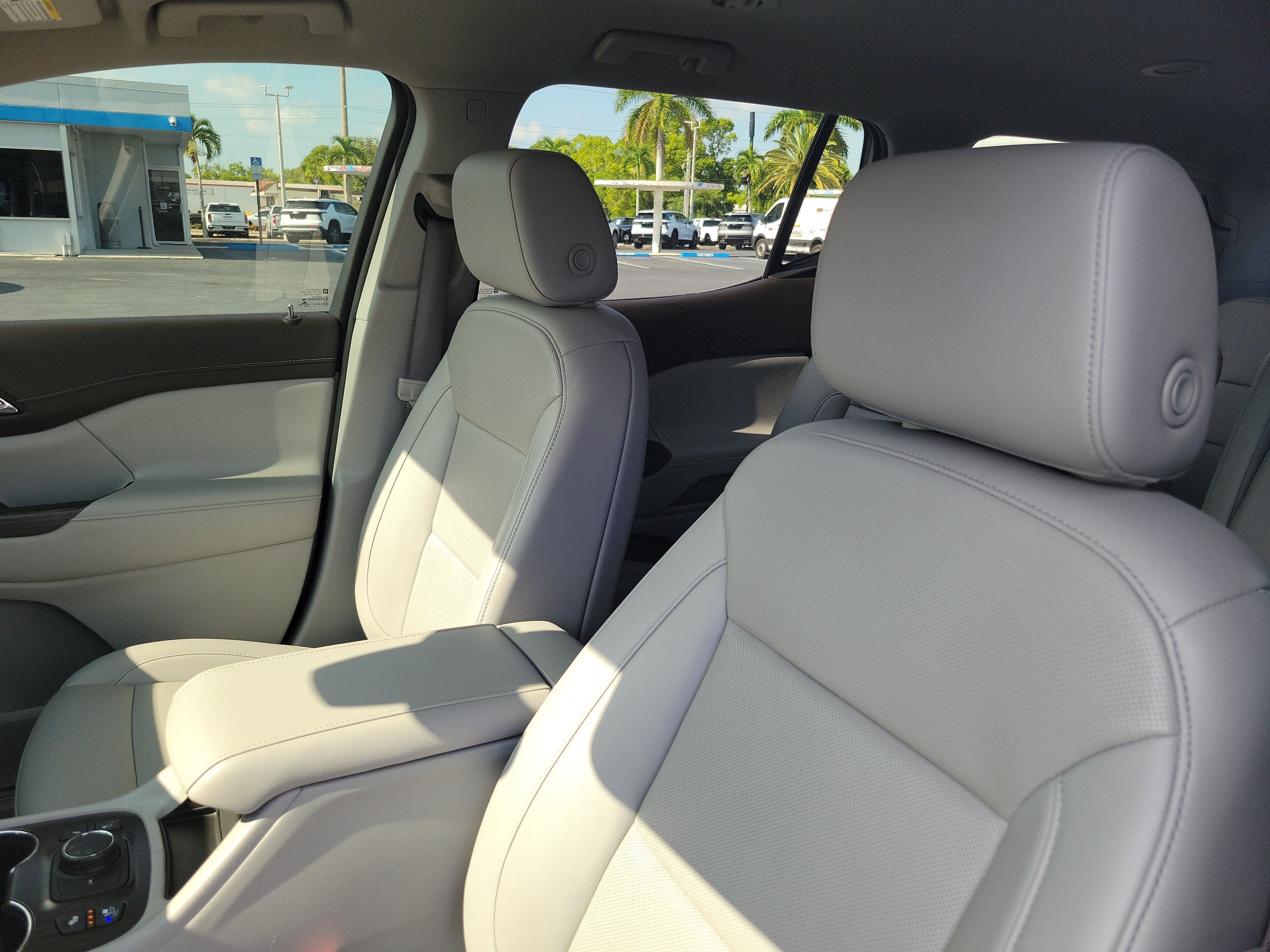 2022 GMC Acadia SLT