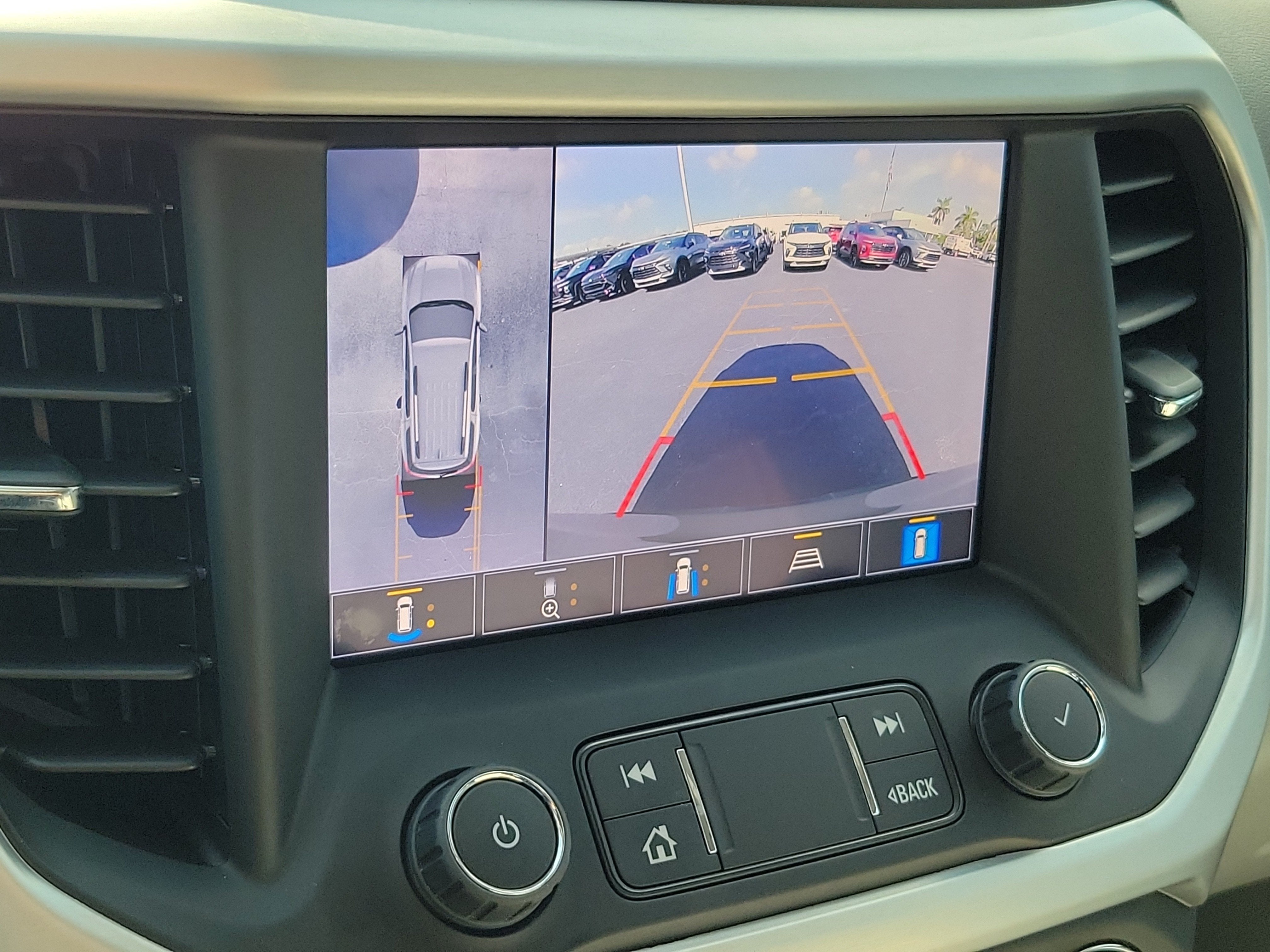 2022 GMC Acadia SLT
