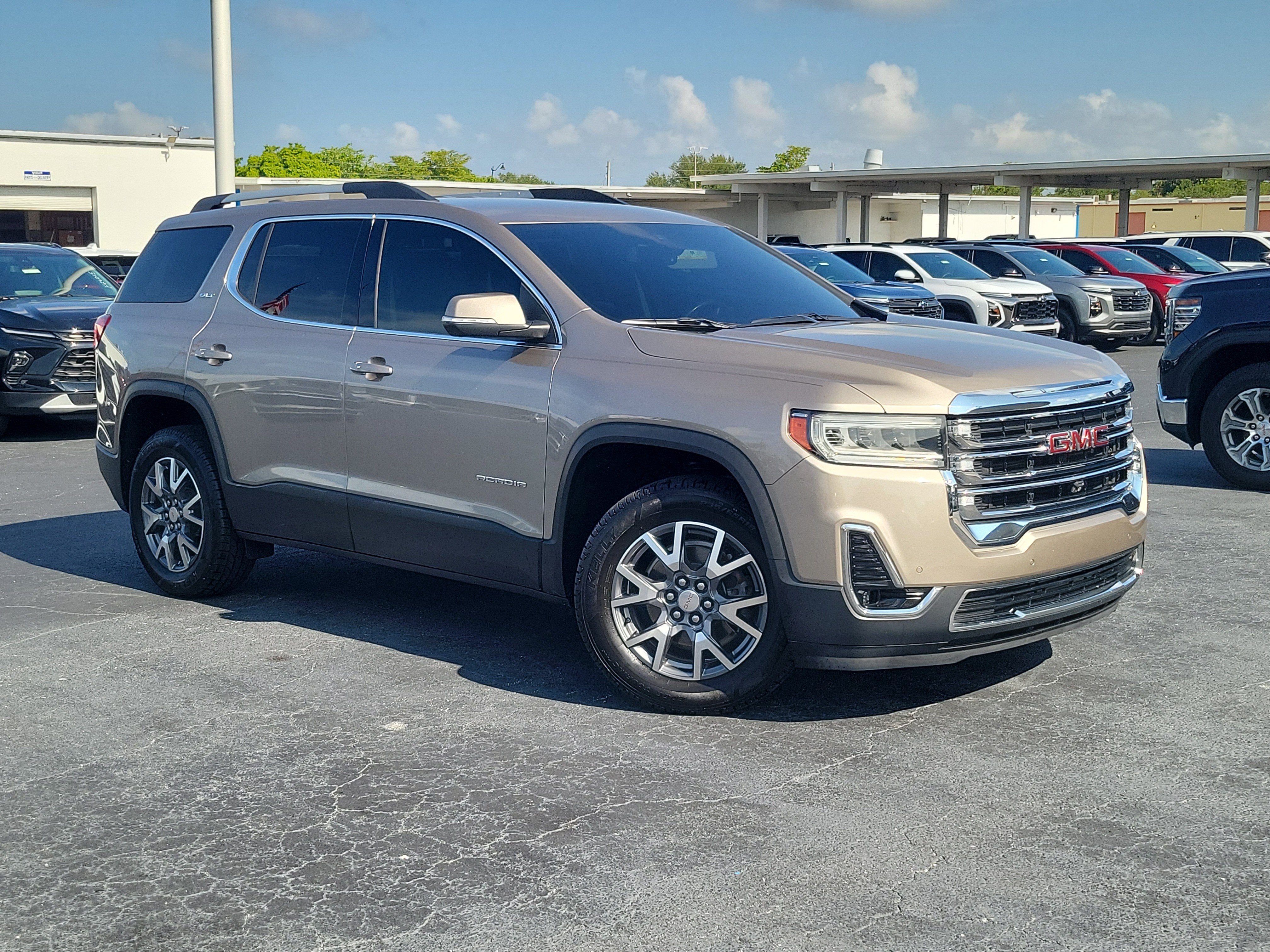 2022 GMC Acadia SLT