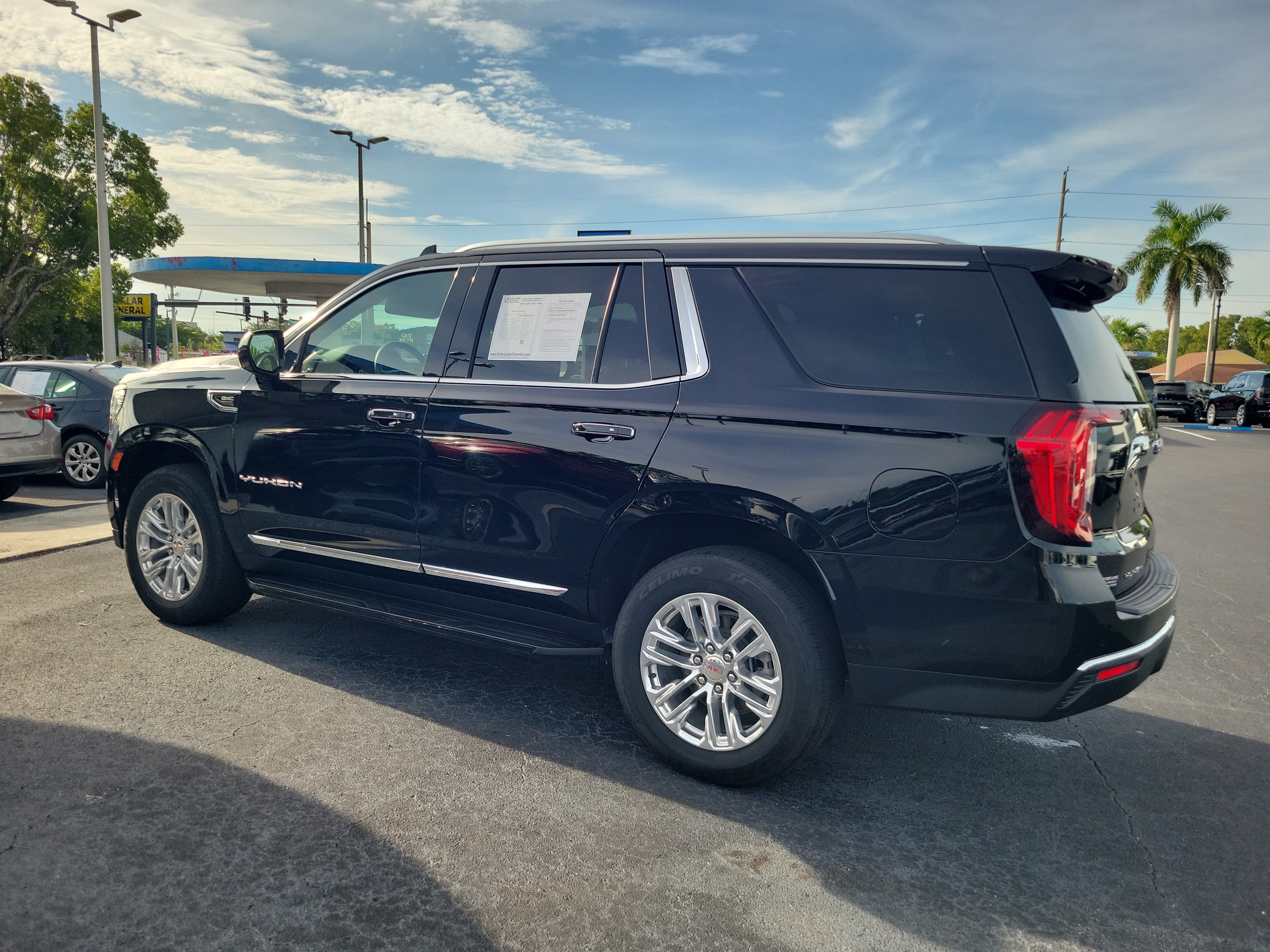2024 GMC Yukon SLT