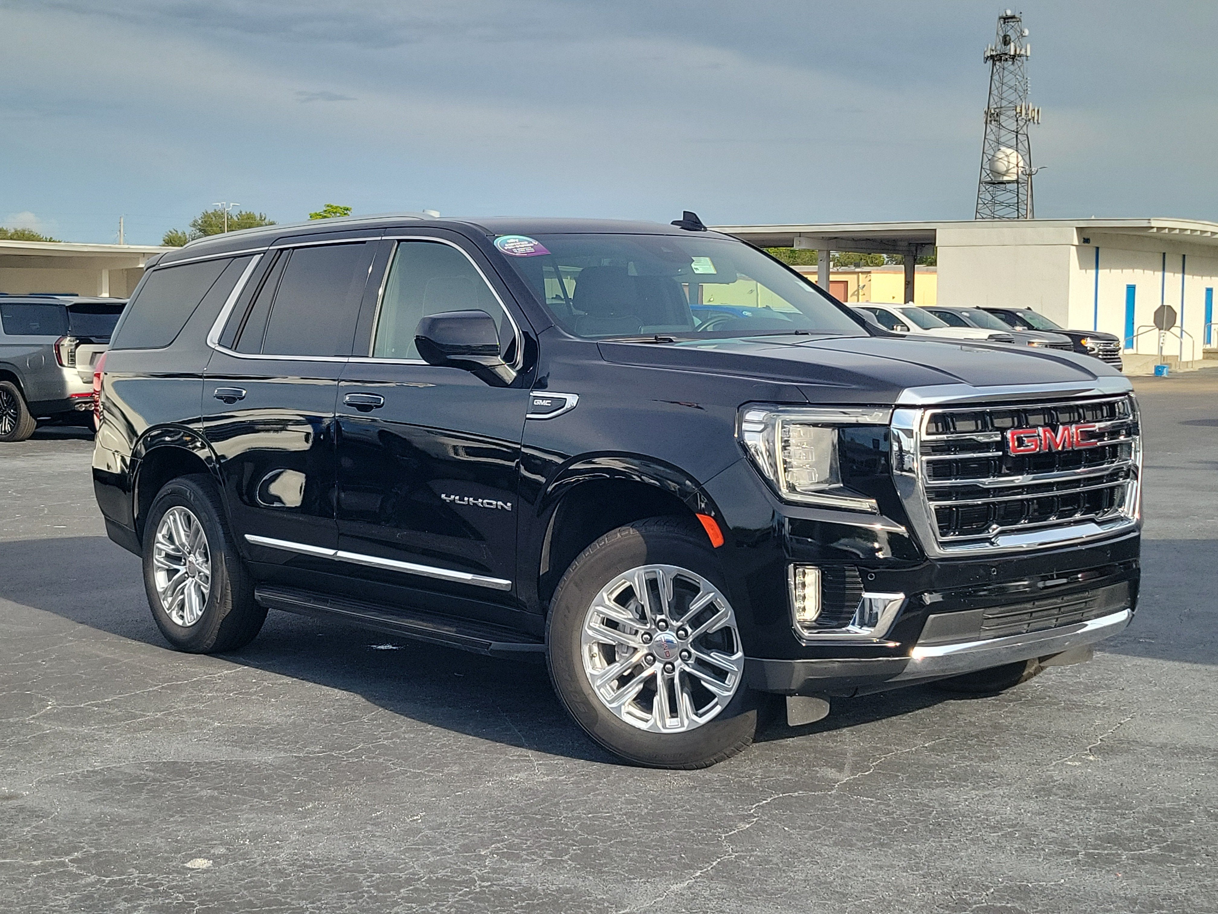 2024 GMC Yukon SLT
