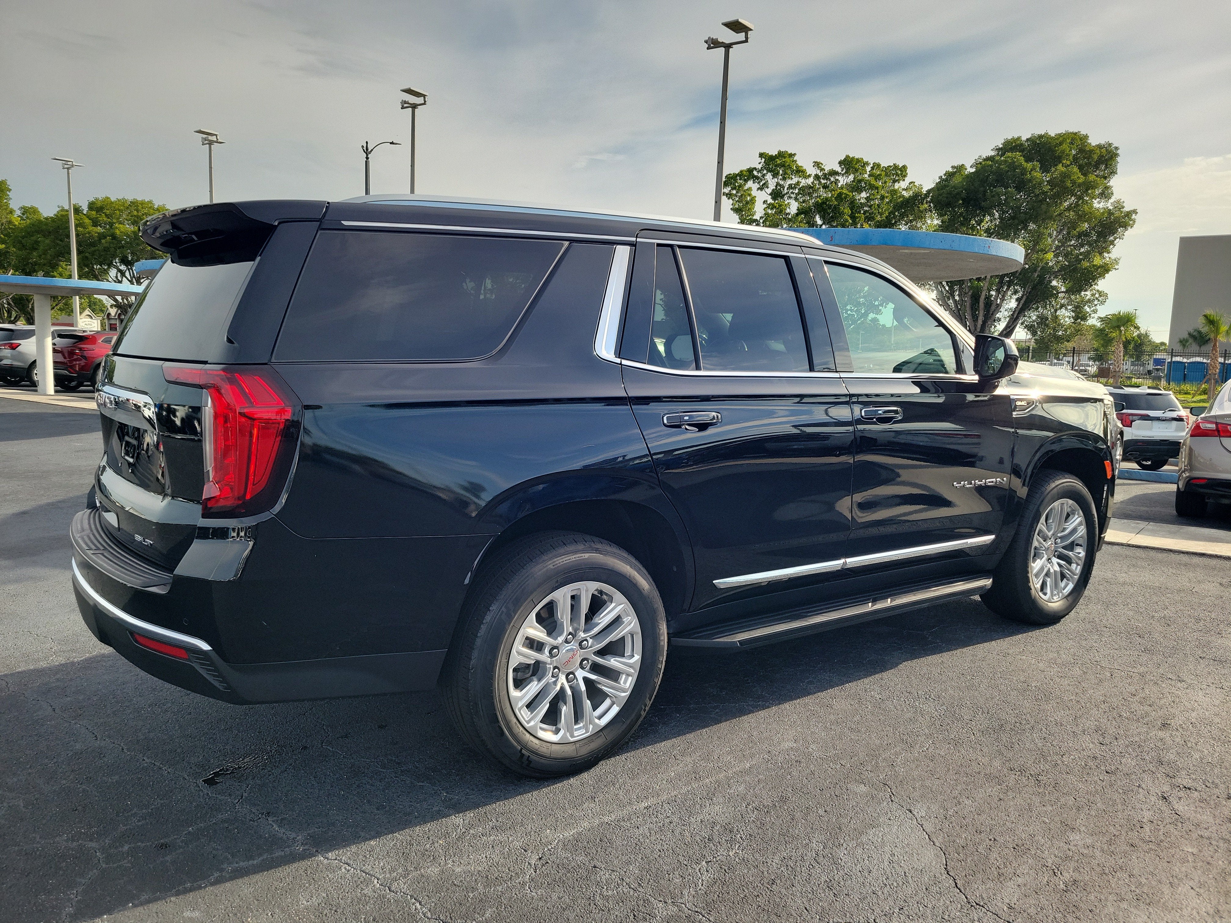 2024 GMC Yukon SLT