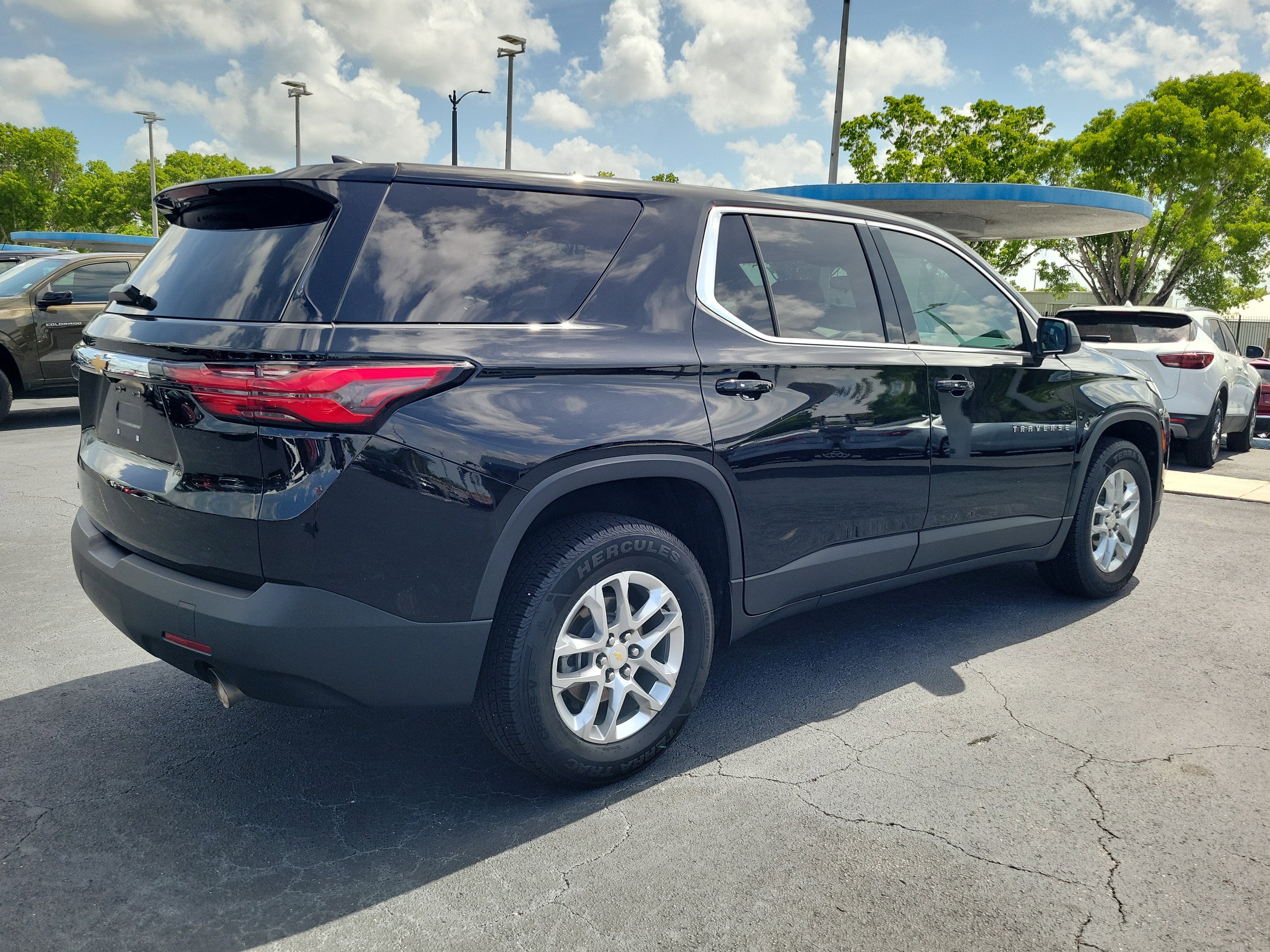 2022 Chevrolet Traverse LS