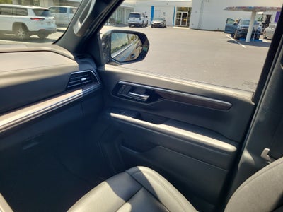 2025 Chevrolet Suburban LT