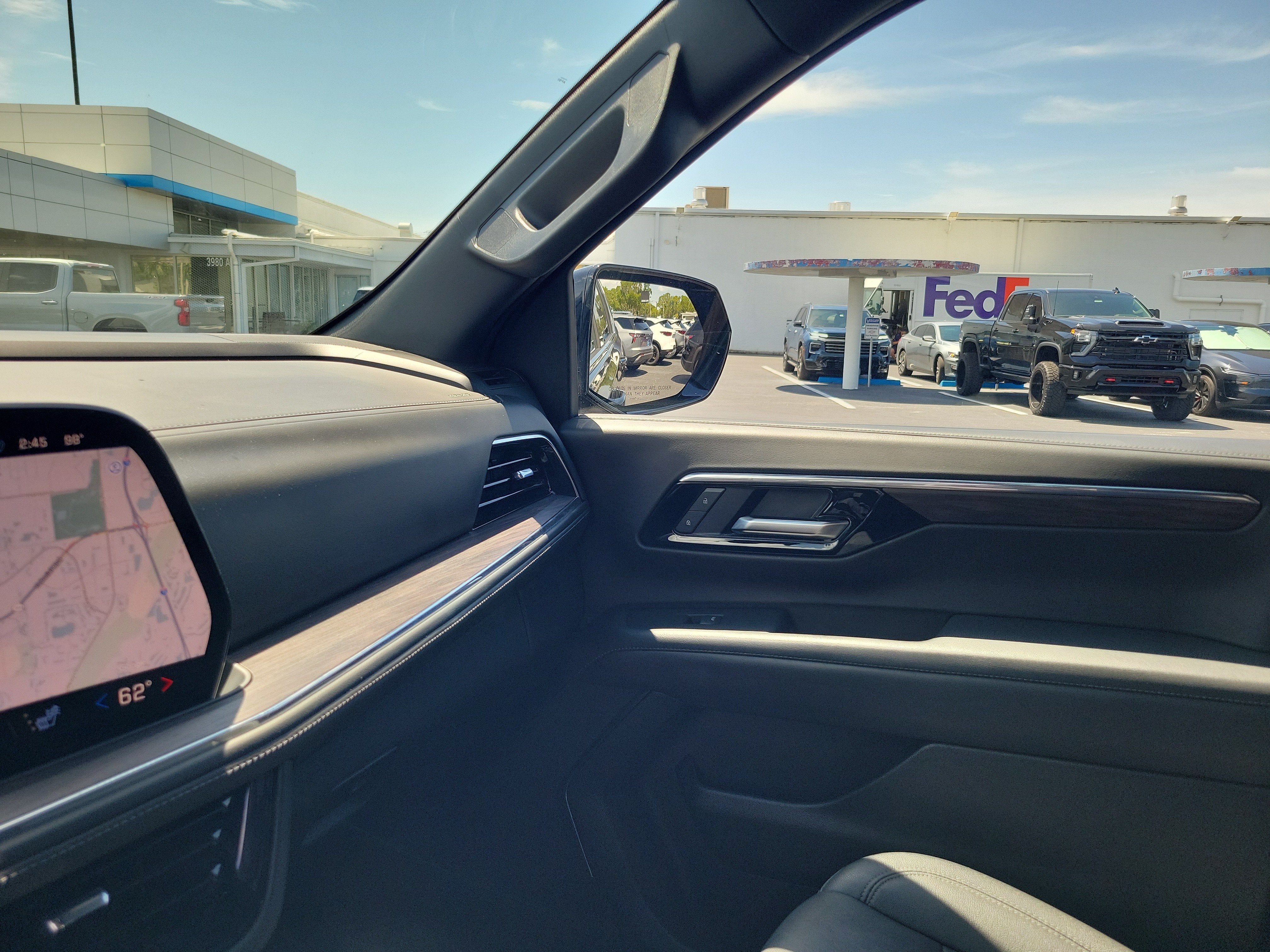 2025 Chevrolet Suburban LT