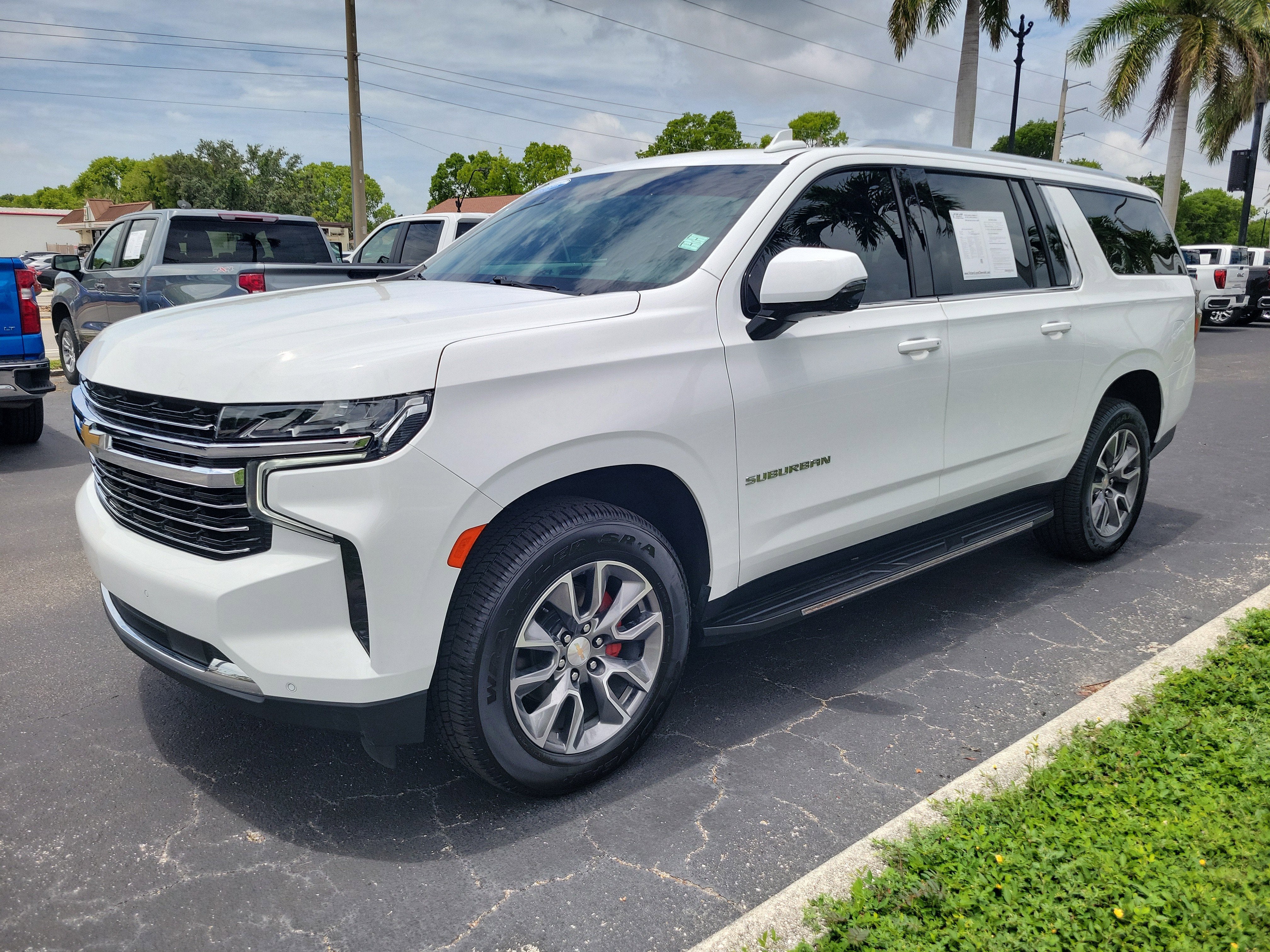2024 Chevrolet Suburban LT