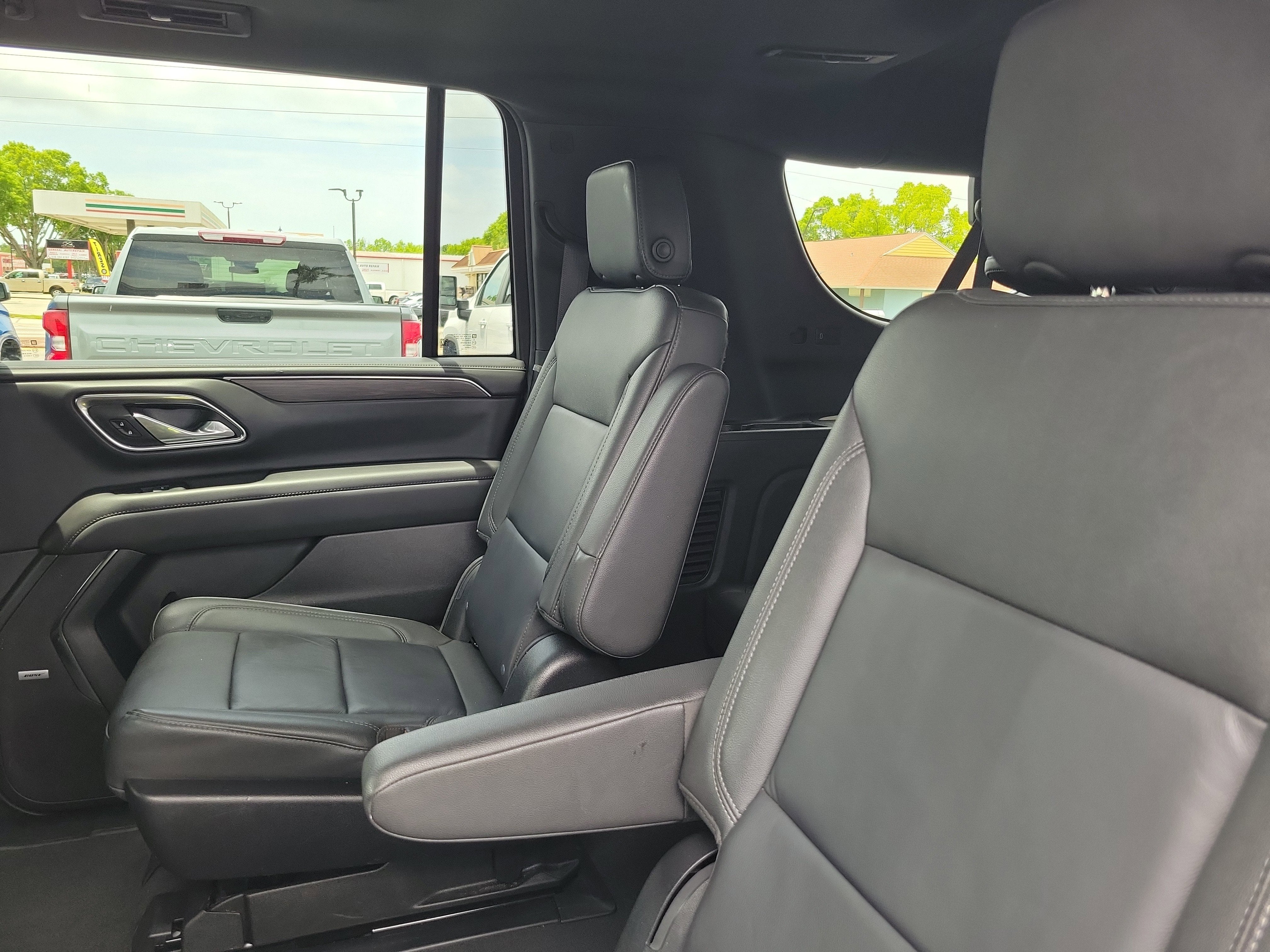 2024 Chevrolet Suburban LT