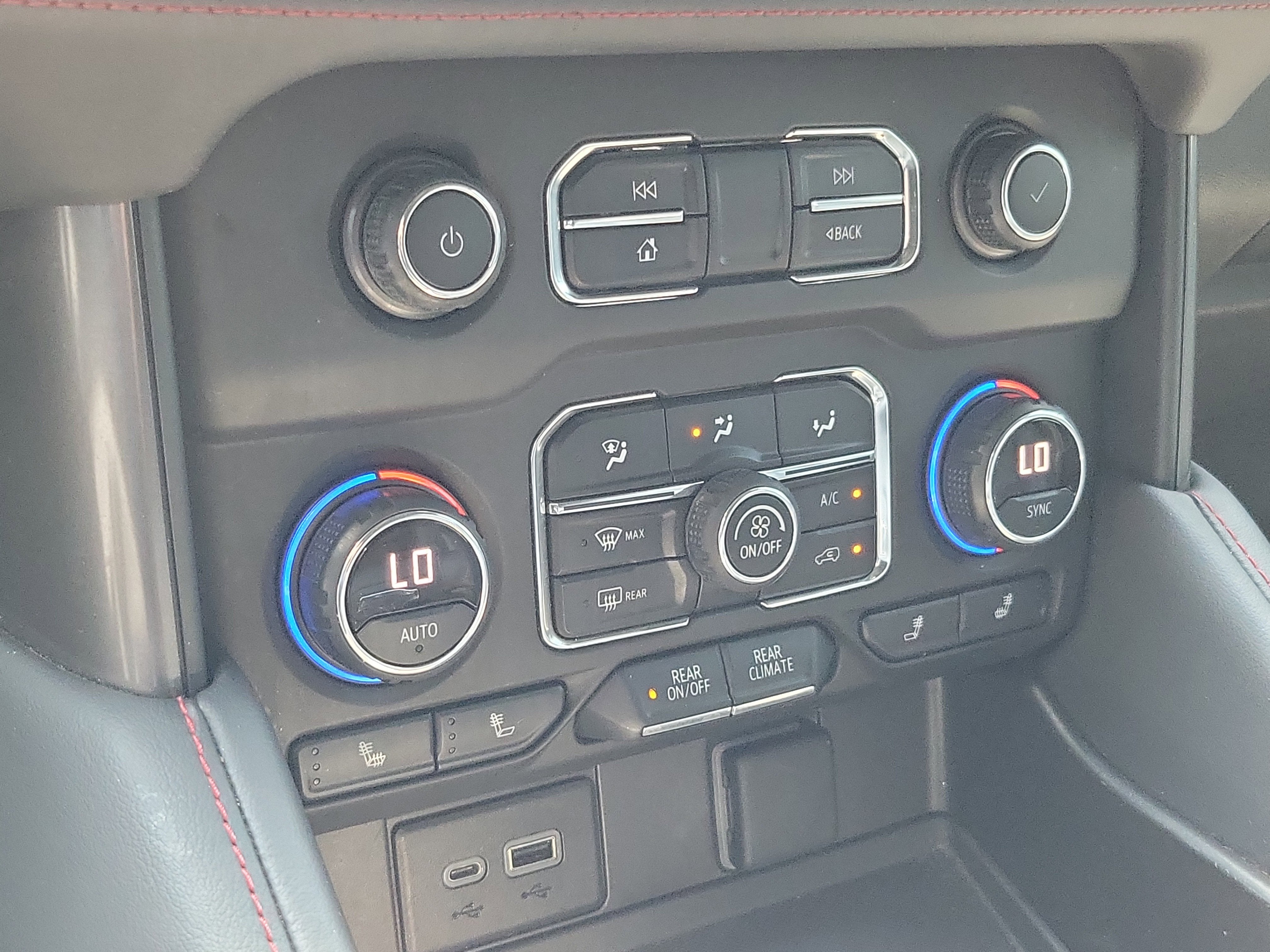 2021 Chevrolet Suburban RST