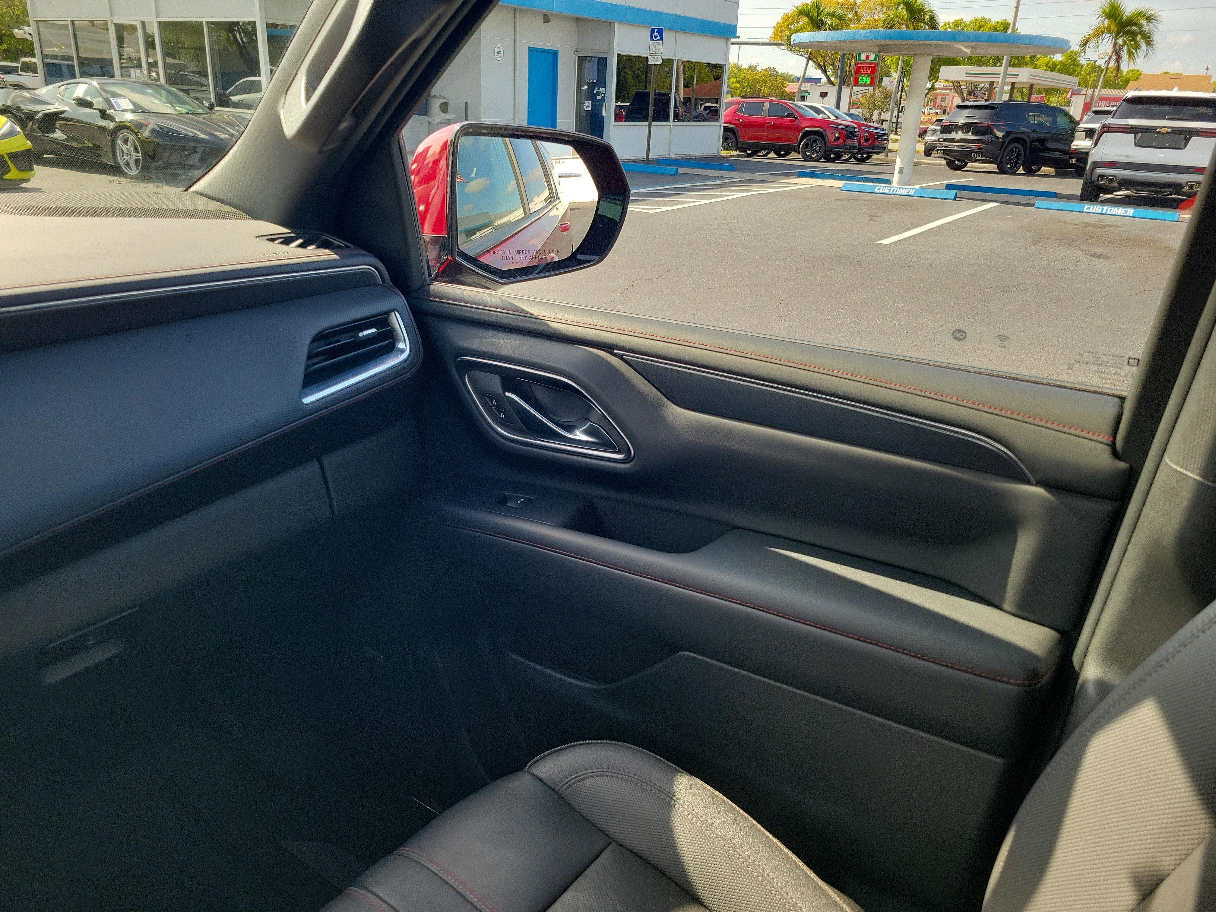 2023 Chevrolet Suburban RST