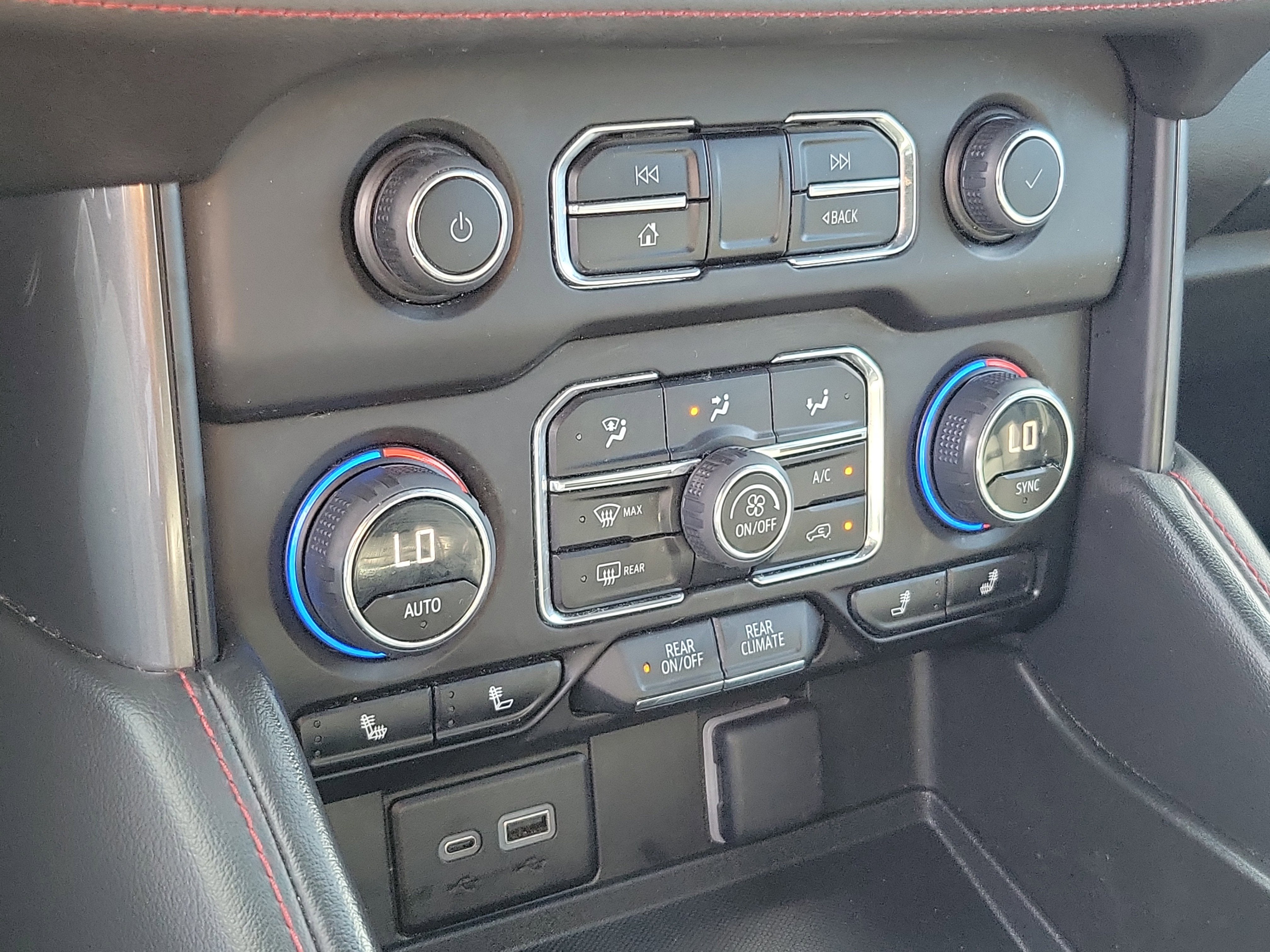 2023 Chevrolet Suburban RST