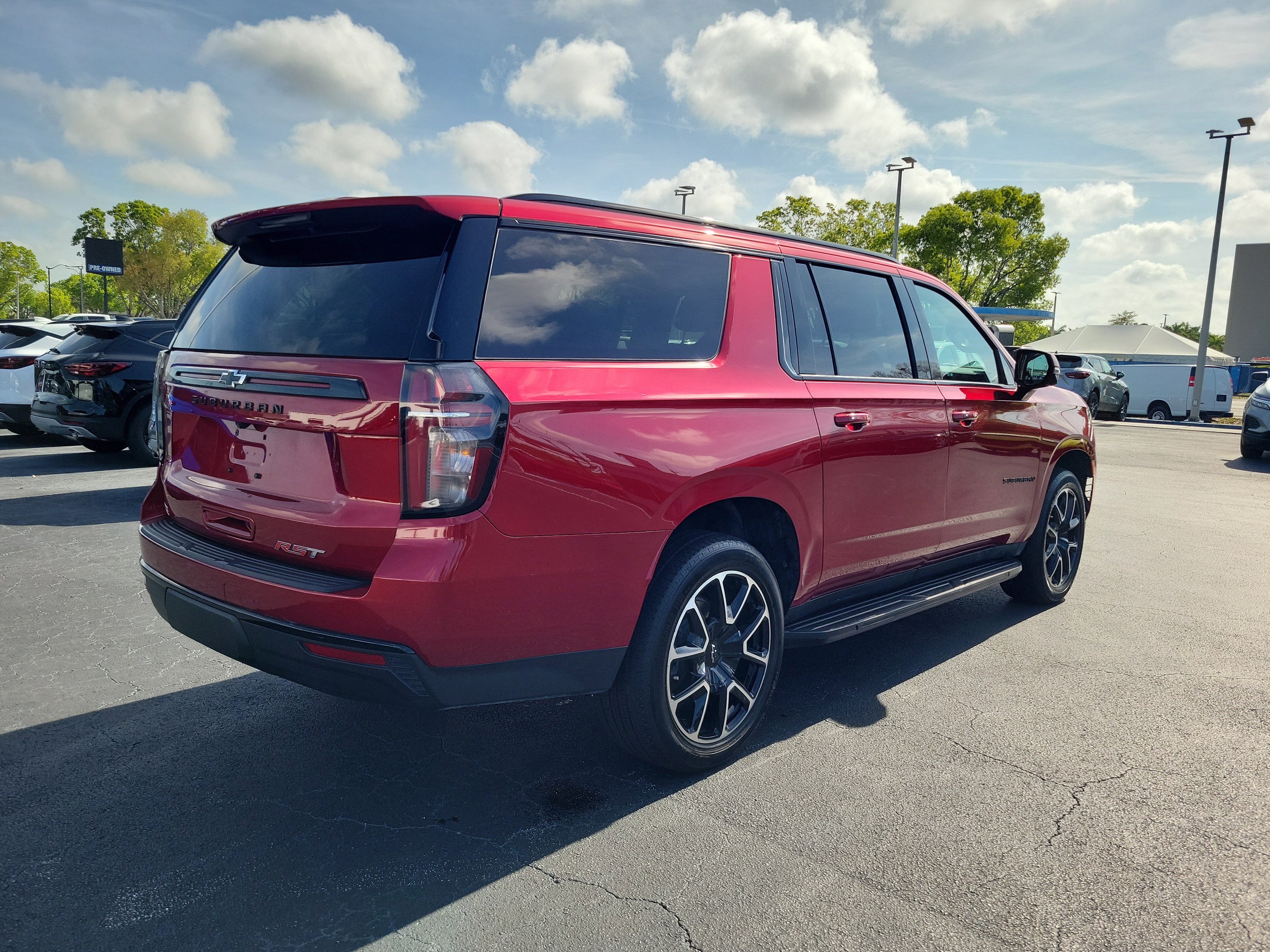 2023 Chevrolet Suburban RST