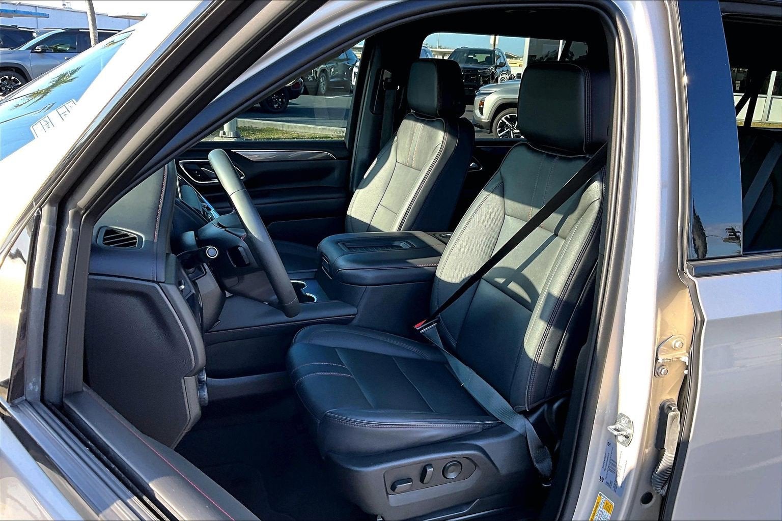 2023 Chevrolet Suburban RST