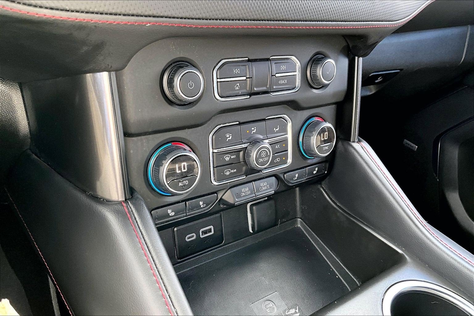 2024 Chevrolet Suburban RST