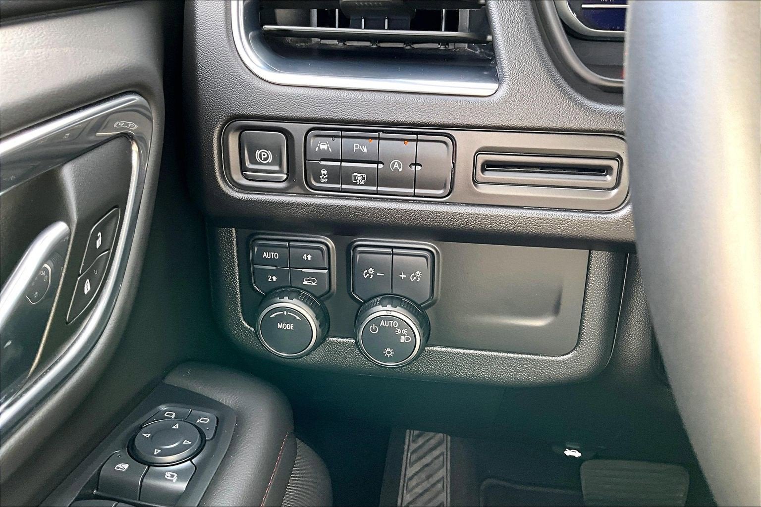 2024 Chevrolet Suburban RST