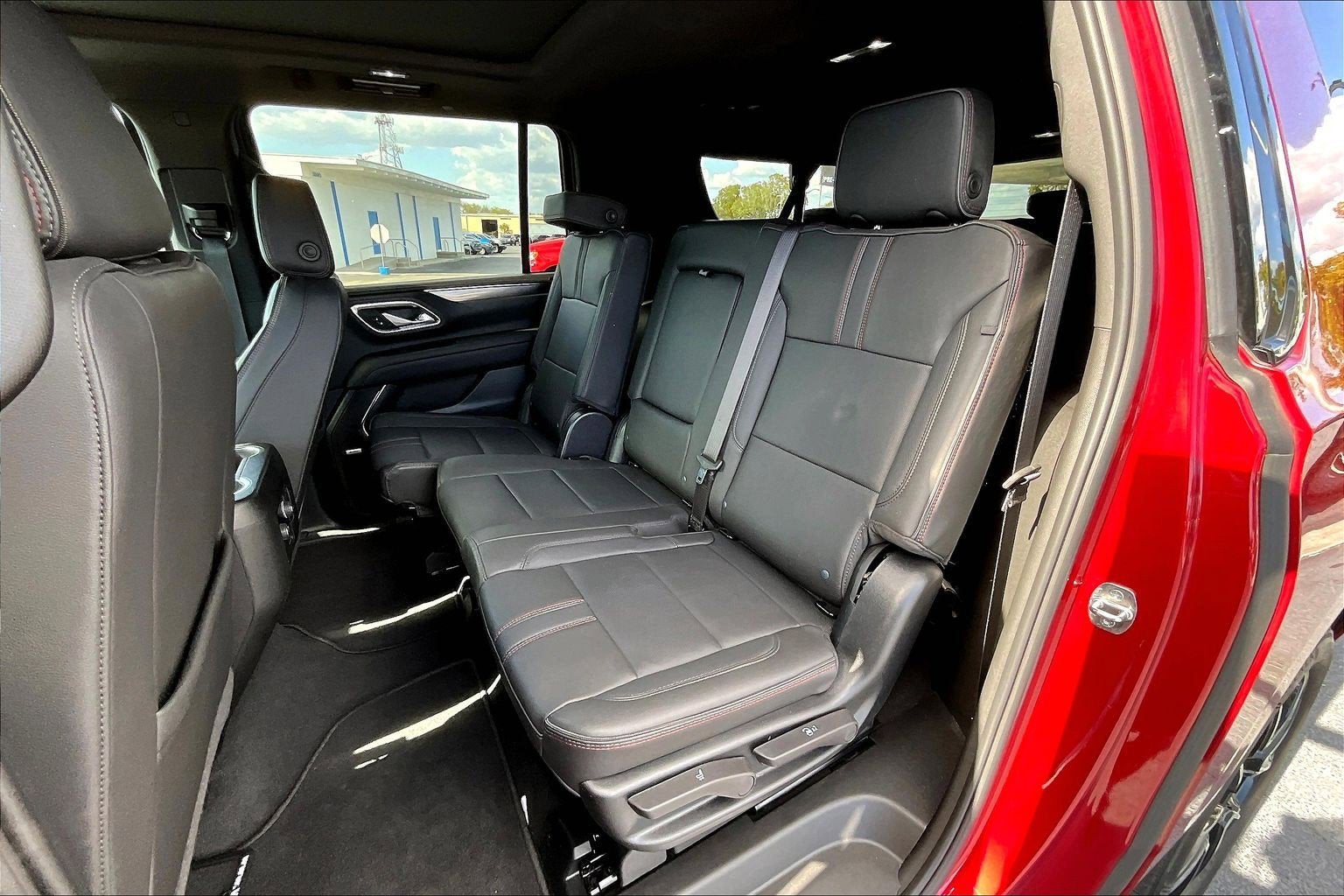 2024 Chevrolet Suburban RST