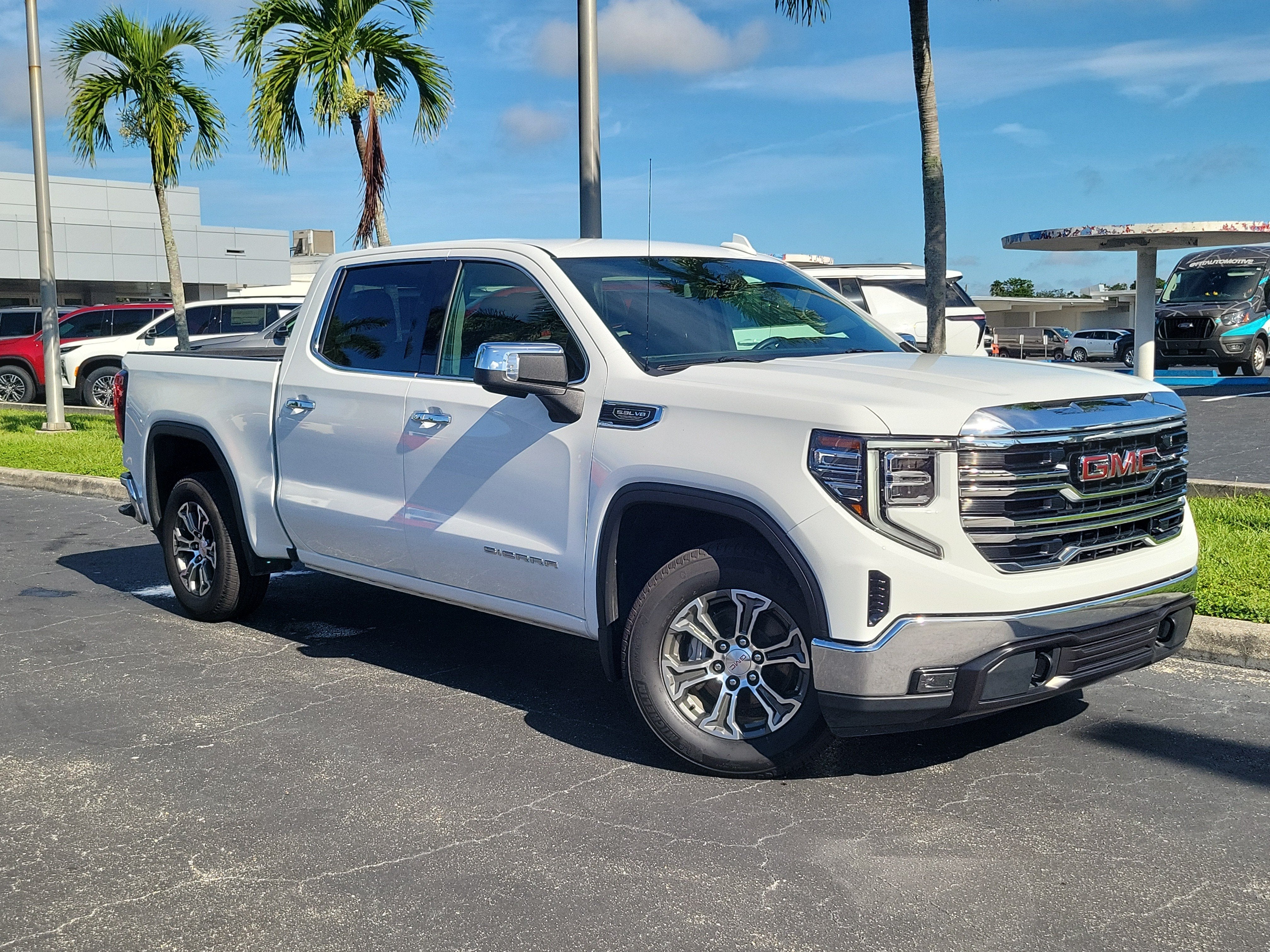 2025 GMC Sierra 1500 SLT