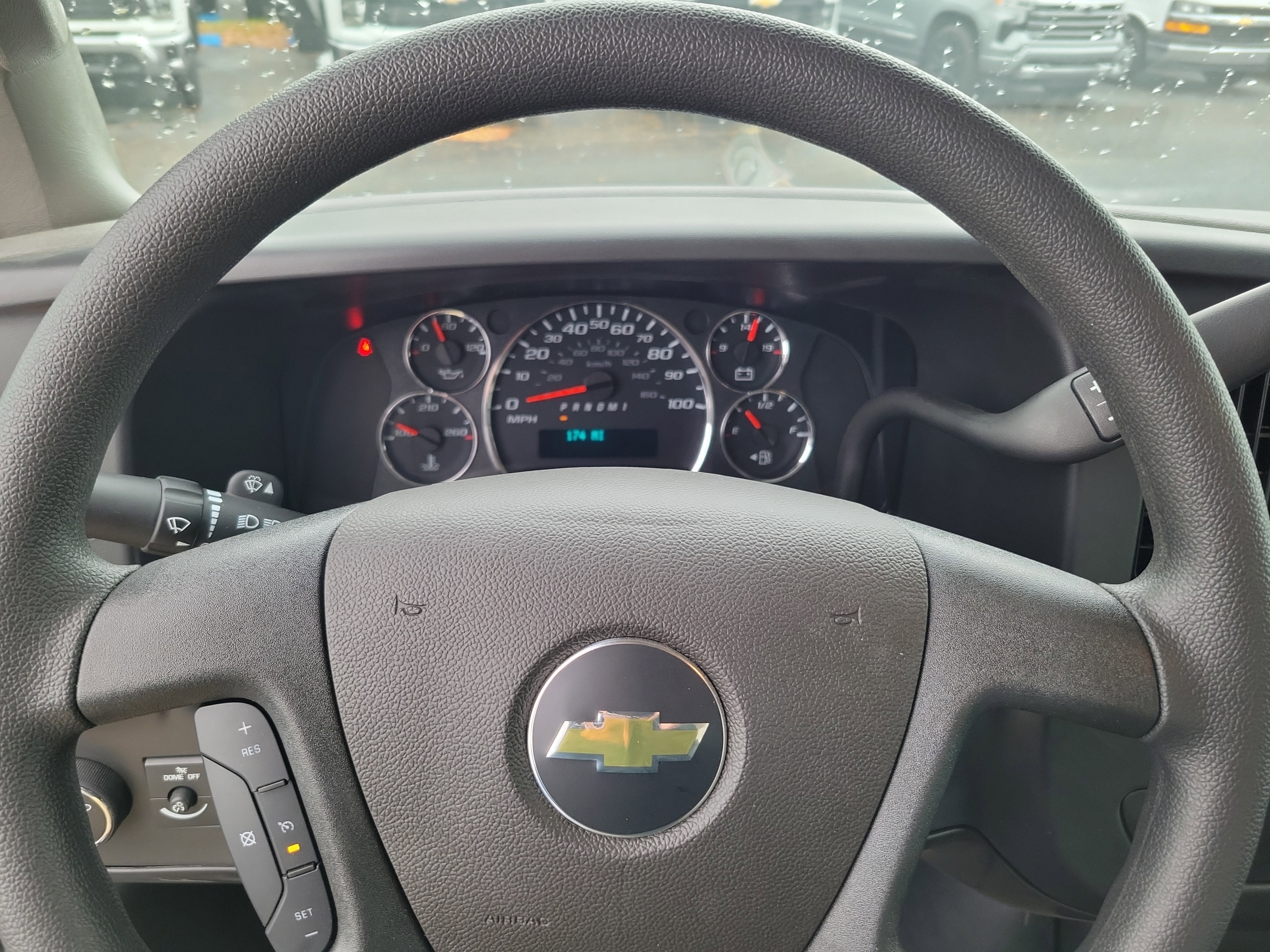 2025 Chevrolet Express Cutaway 3500 1WT