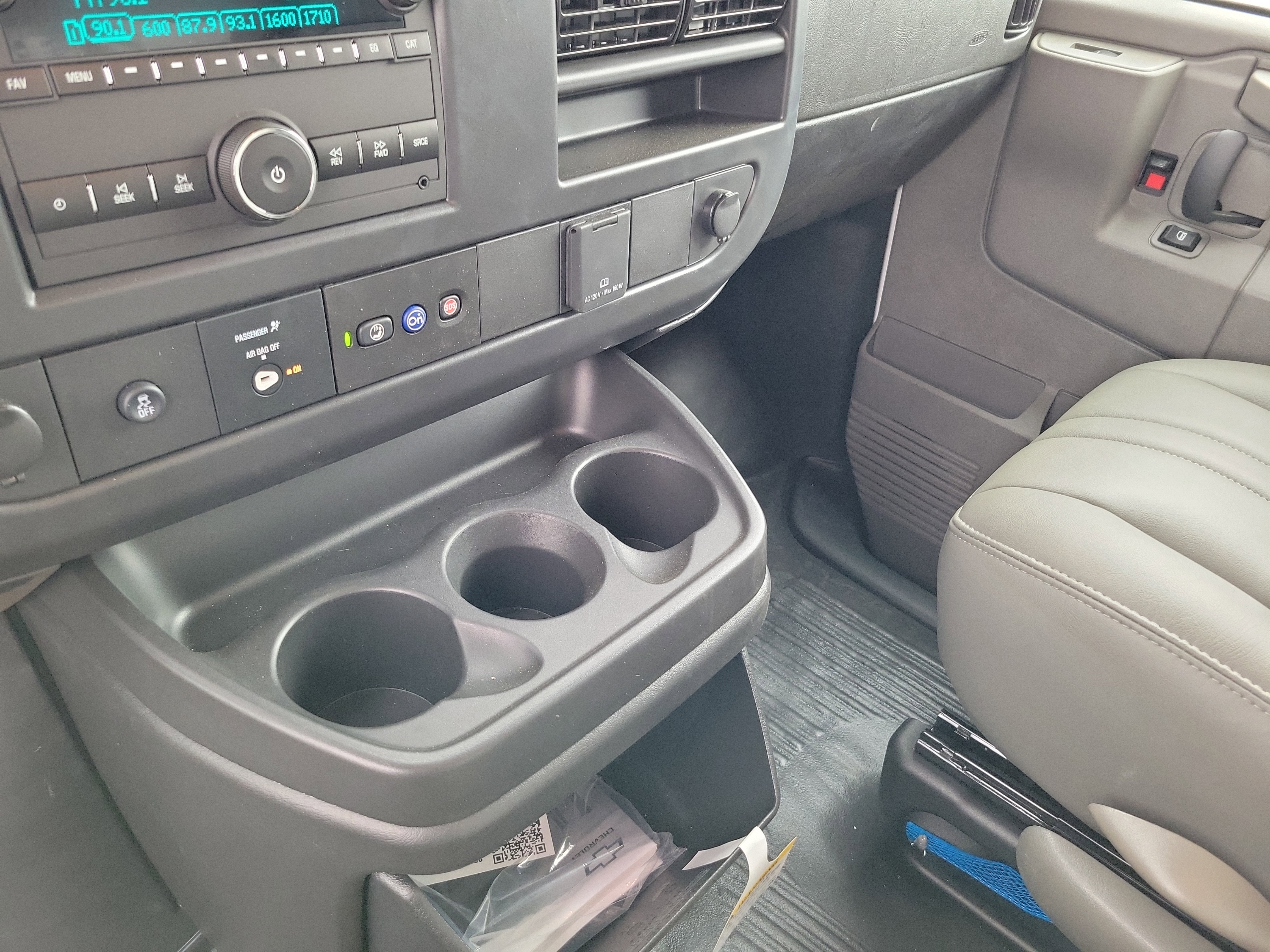 2025 Chevrolet Express Cutaway 3500 1WT