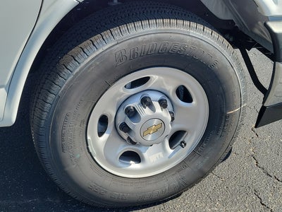 2025 Chevrolet Express Cutaway 3500 1WT