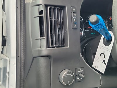 2025 Chevrolet Express Cutaway 3500 1WT