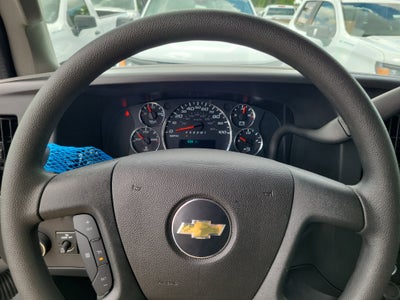 2025 Chevrolet Express Cutaway 3500 1WT