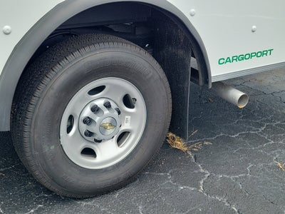 2025 Chevrolet Express Cutaway 3500 1WT