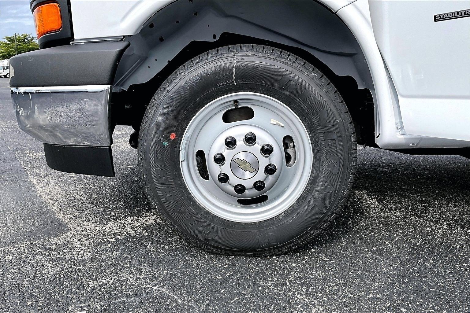 2025 Chevrolet Express Cutaway 3500 1WT