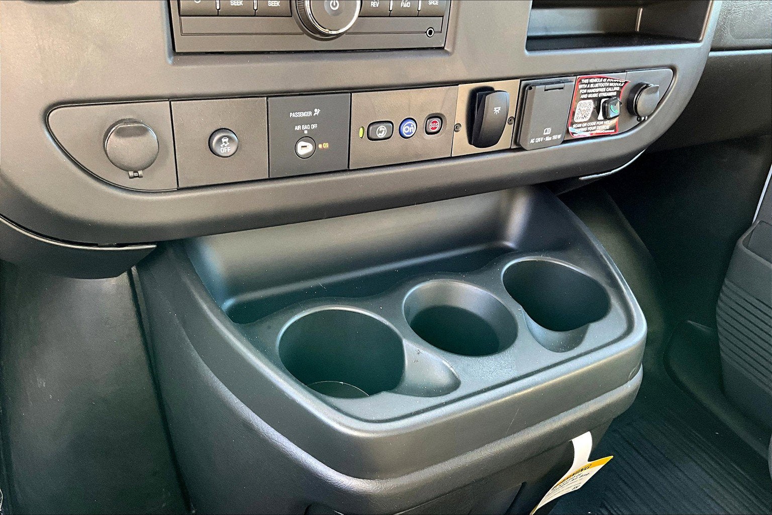 2025 Chevrolet Express Cutaway 3500 1WT