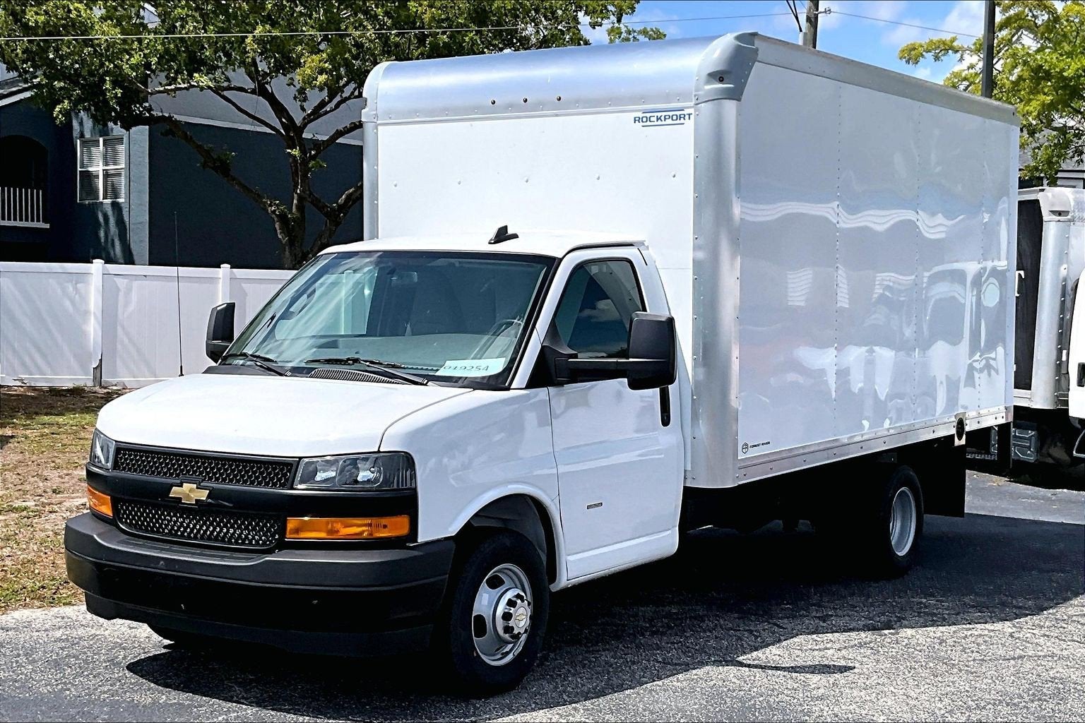 2025 Chevrolet Express Cutaway 3500 1WT
