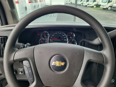 2025 Chevrolet Express Cutaway 3500 1WT