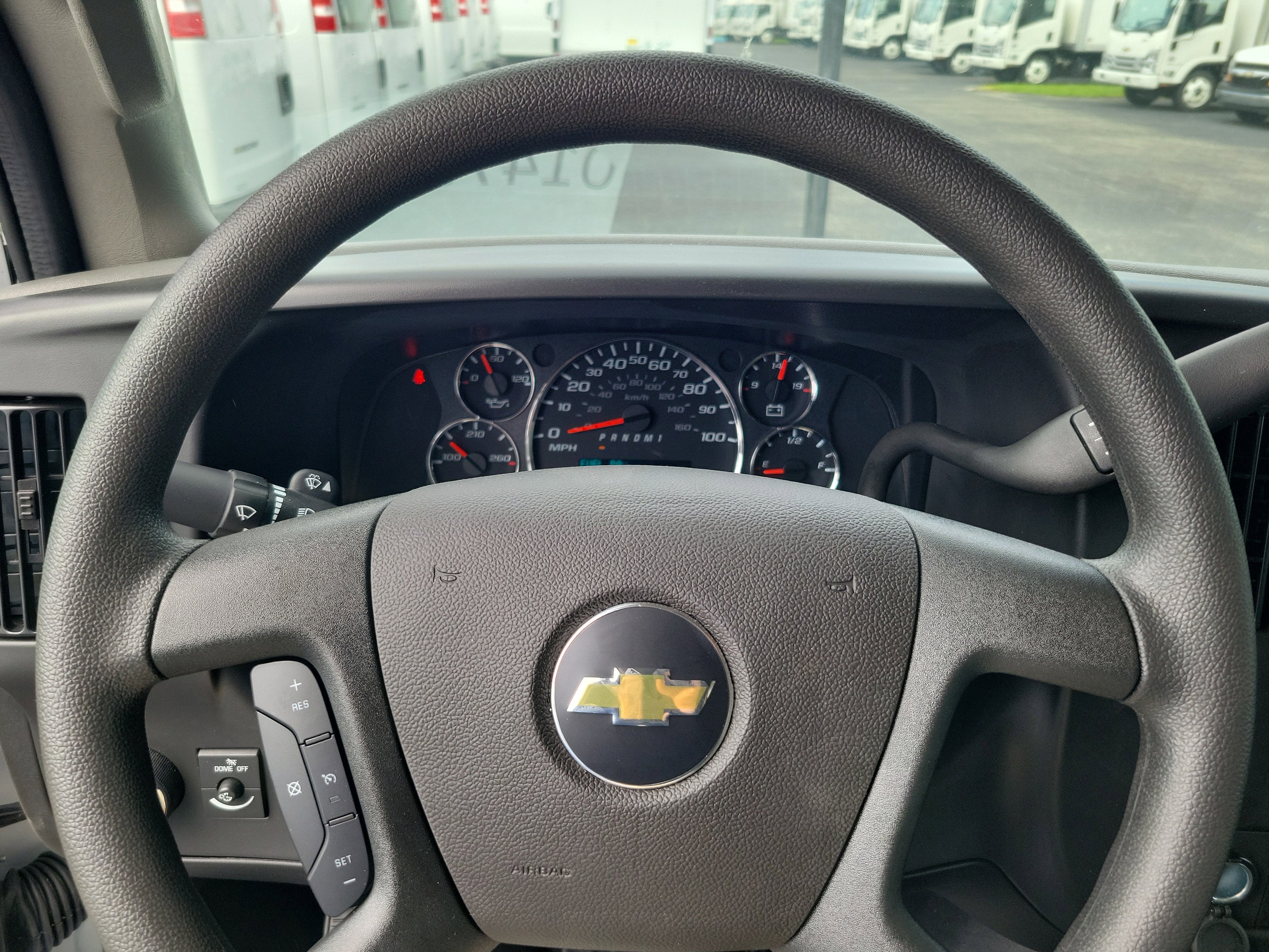 2025 Chevrolet Express Cutaway 3500 1WT