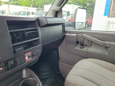 2025 Chevrolet Express Cutaway 3500 1WT