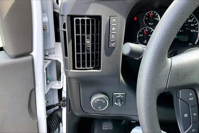 2025 Chevrolet Express Cutaway 3500 1WT
