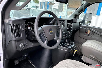 2025 Chevrolet Express Cutaway 3500 1WT